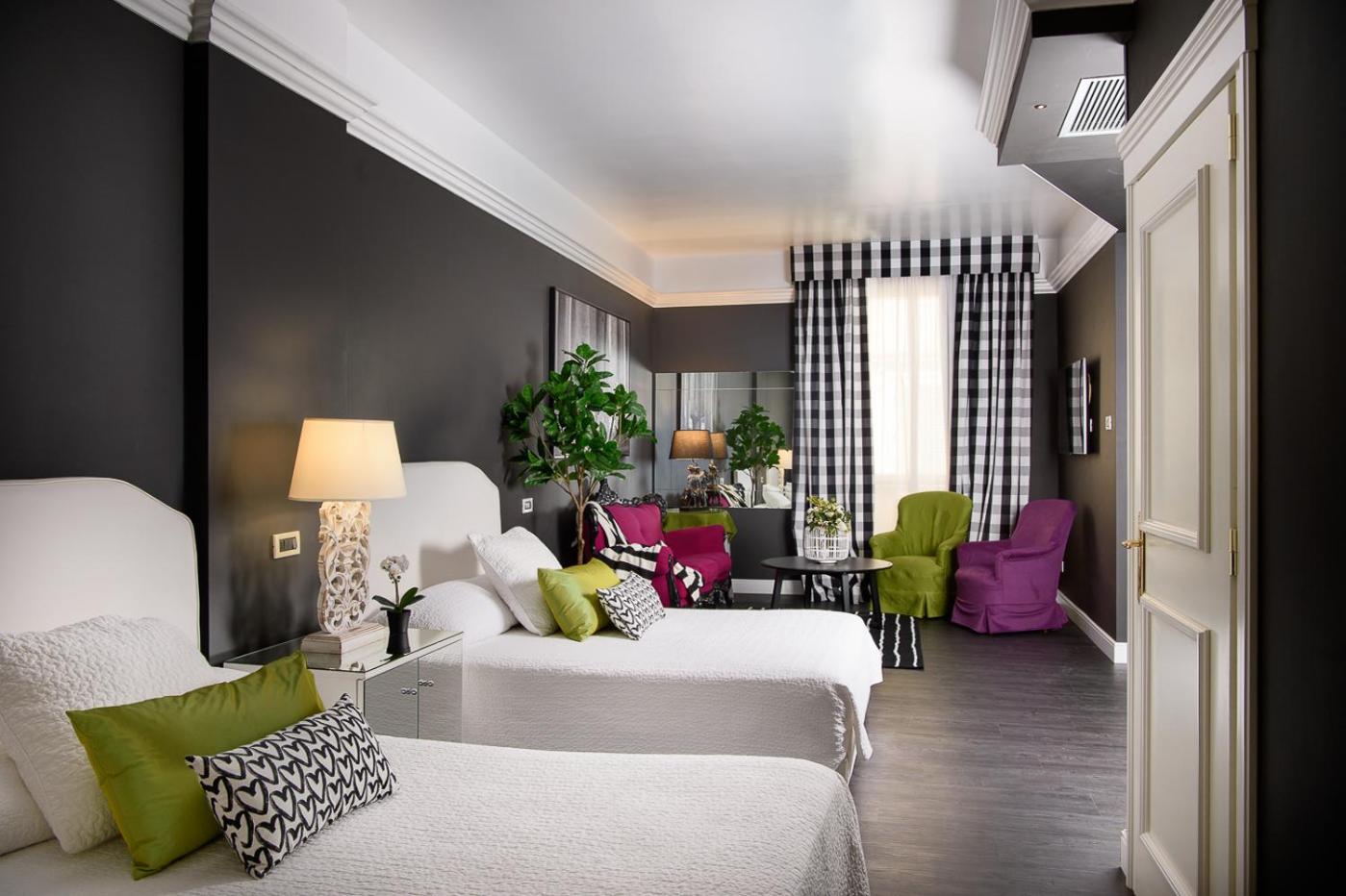 Junior Suite with Spa Bath photo 1