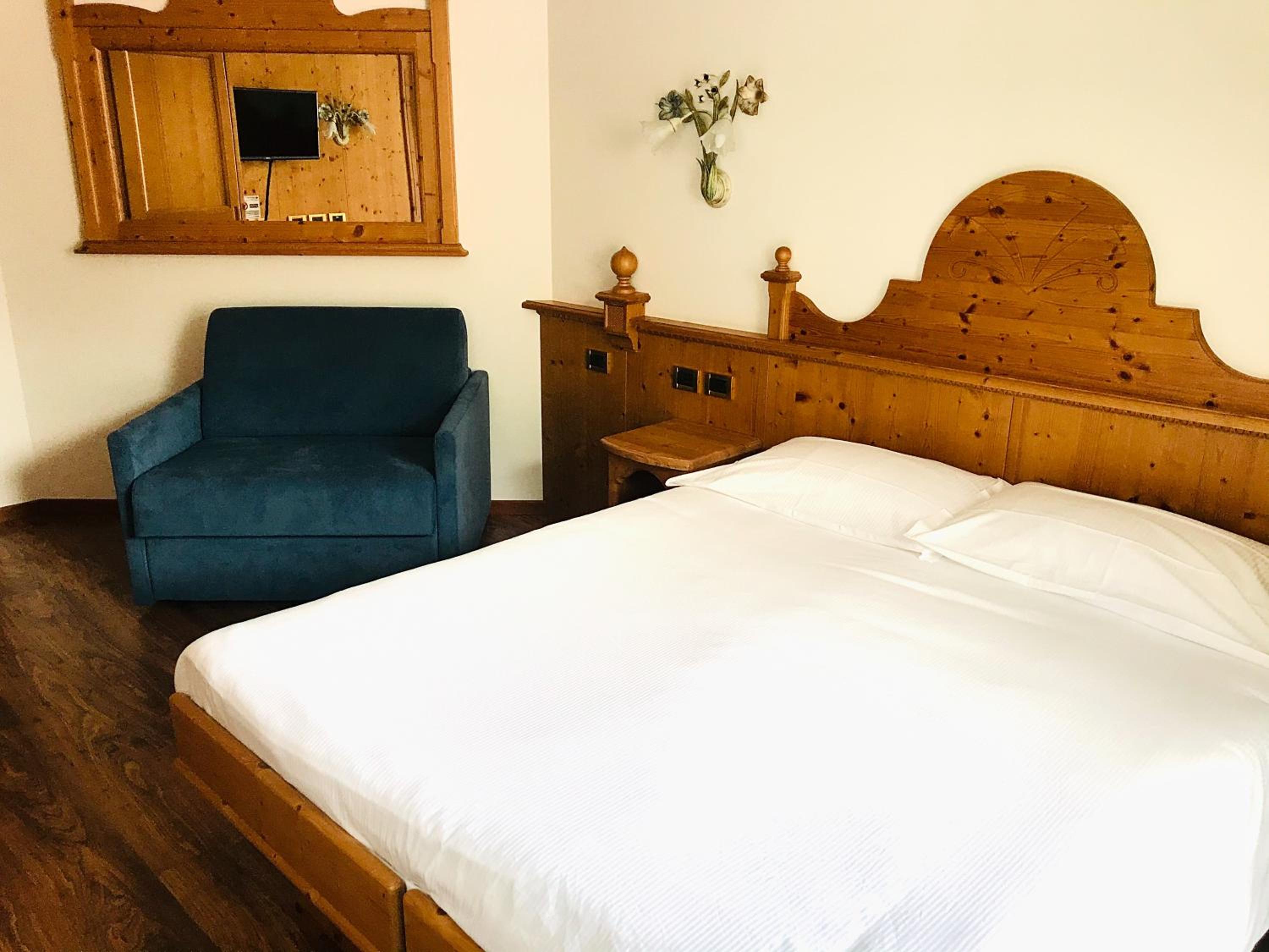 Standard Double or Twin Room photo 1