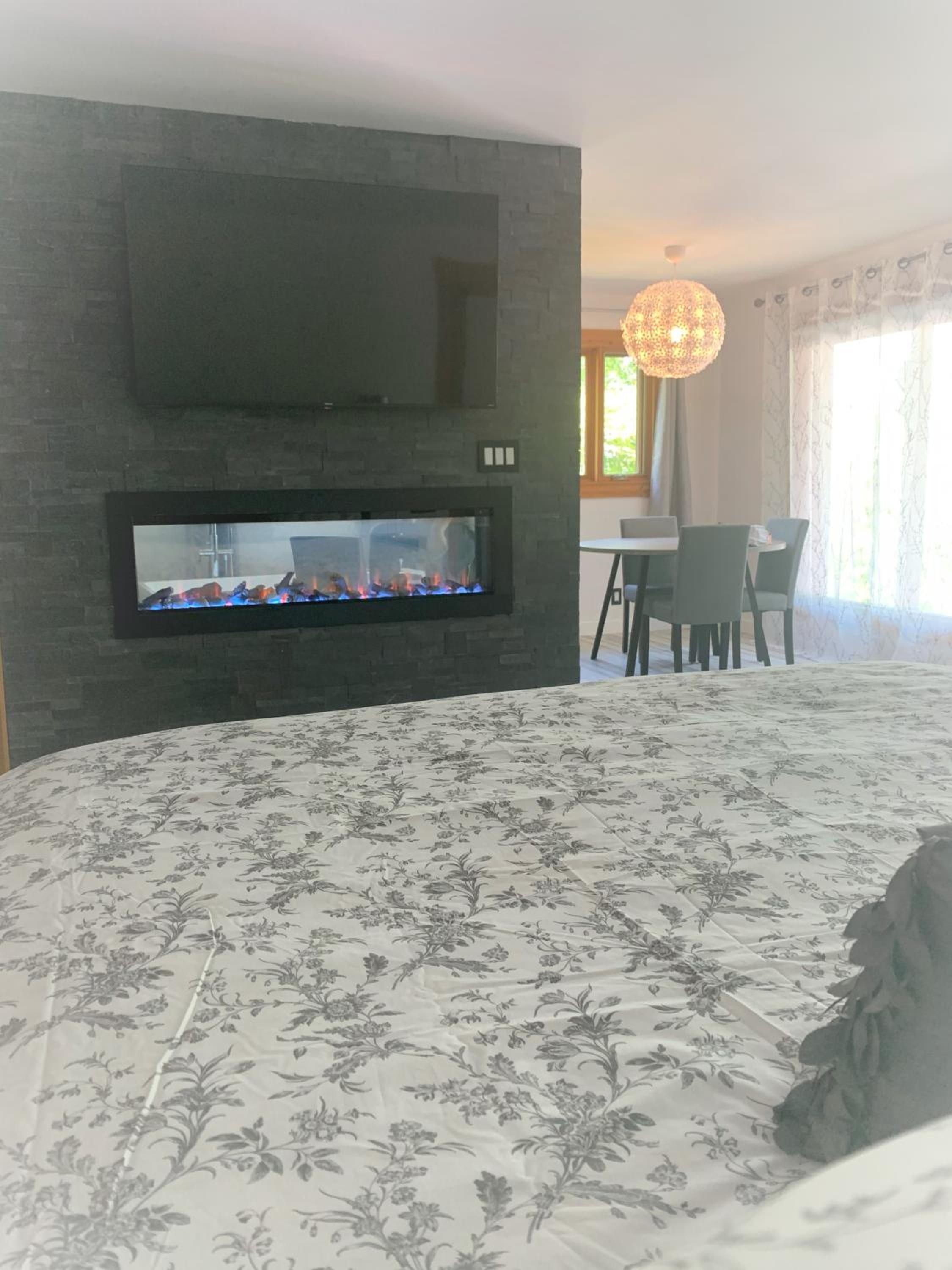 Deluxe King Suite