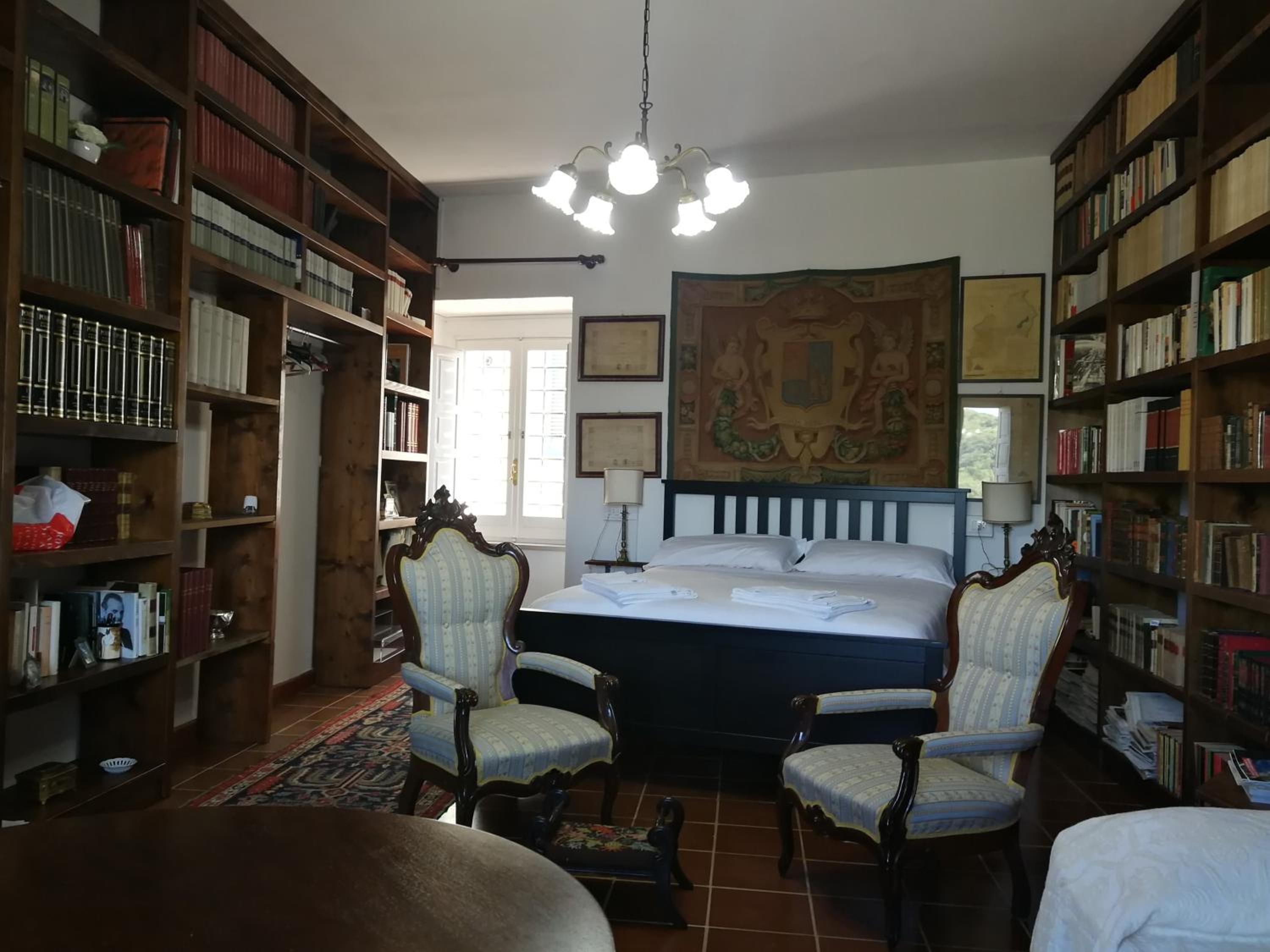 Double or Twin Room - Photo 8