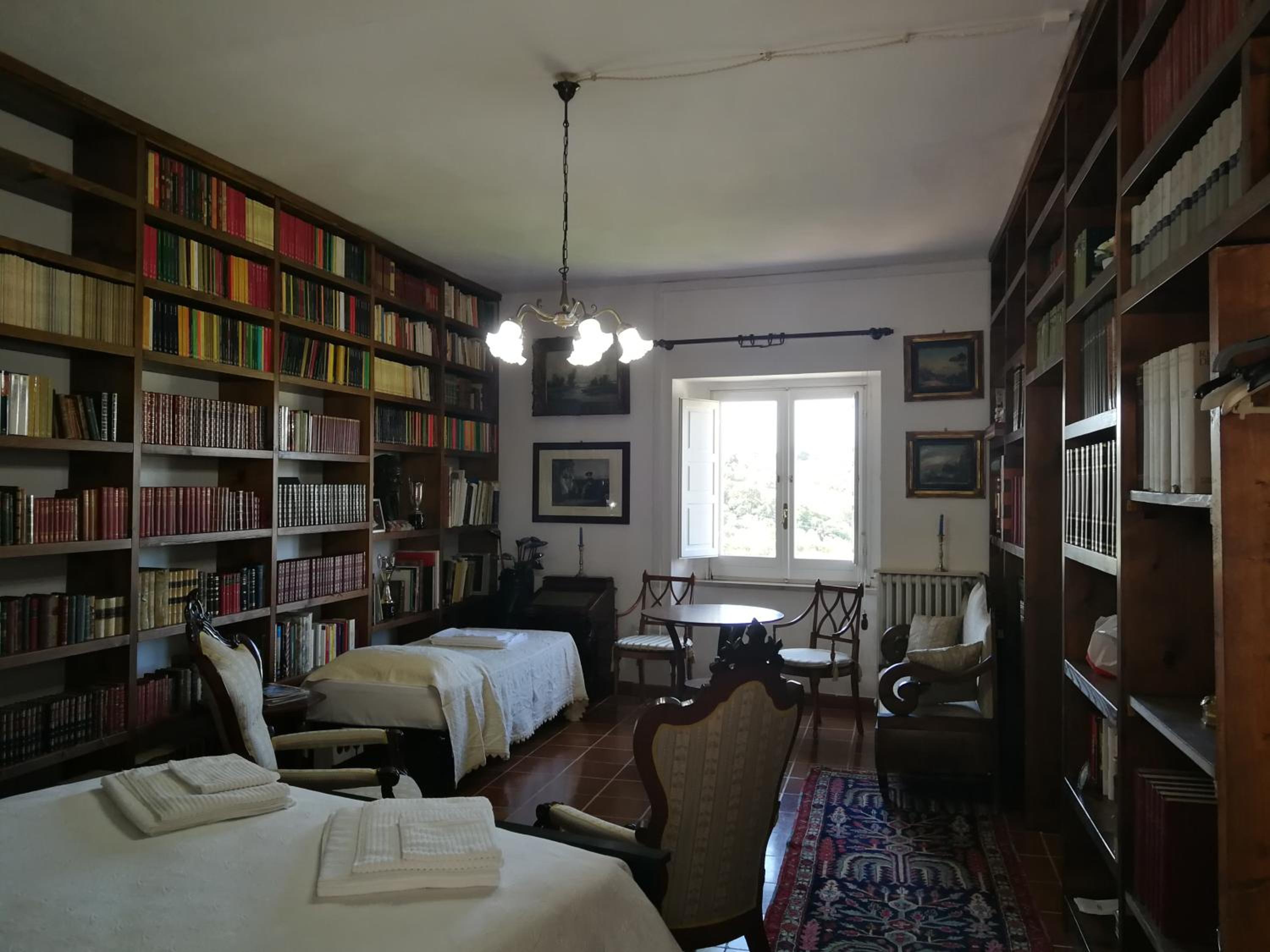 Double or Twin Room - Photo 7