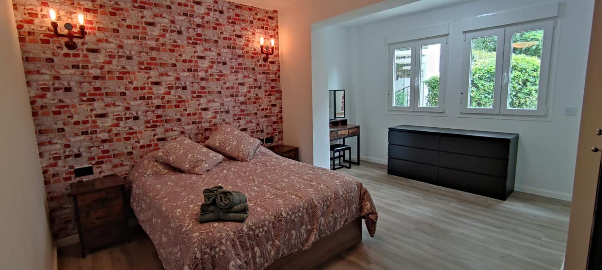 Two-Bedroom Apartment - Photo 16