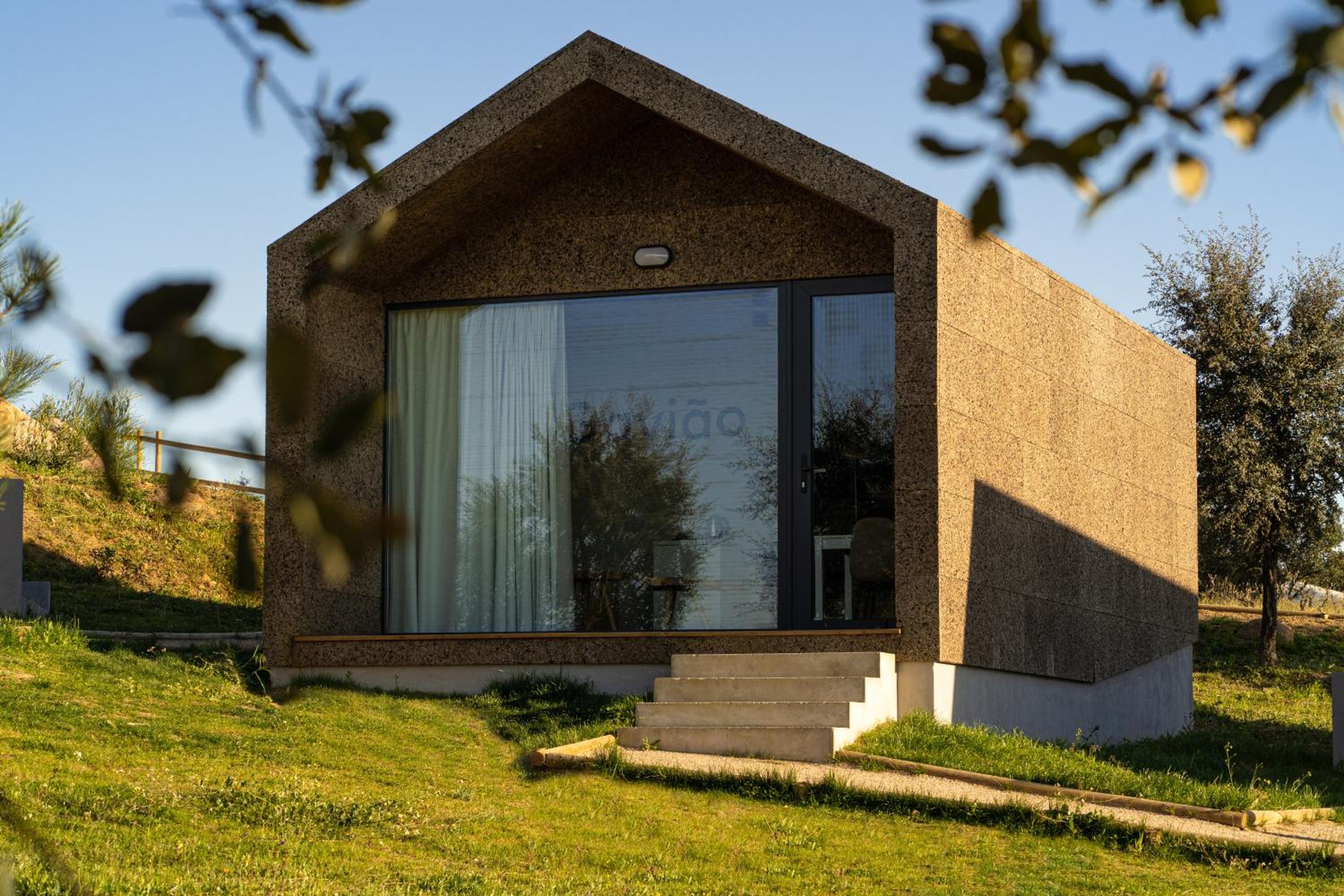 Superior Bungalow - Photo 2