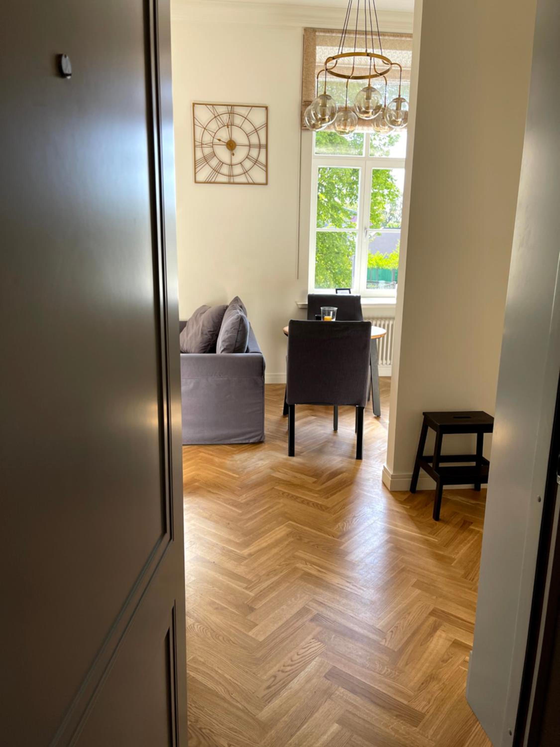 One-Bedroom Apartment - Photo 1
