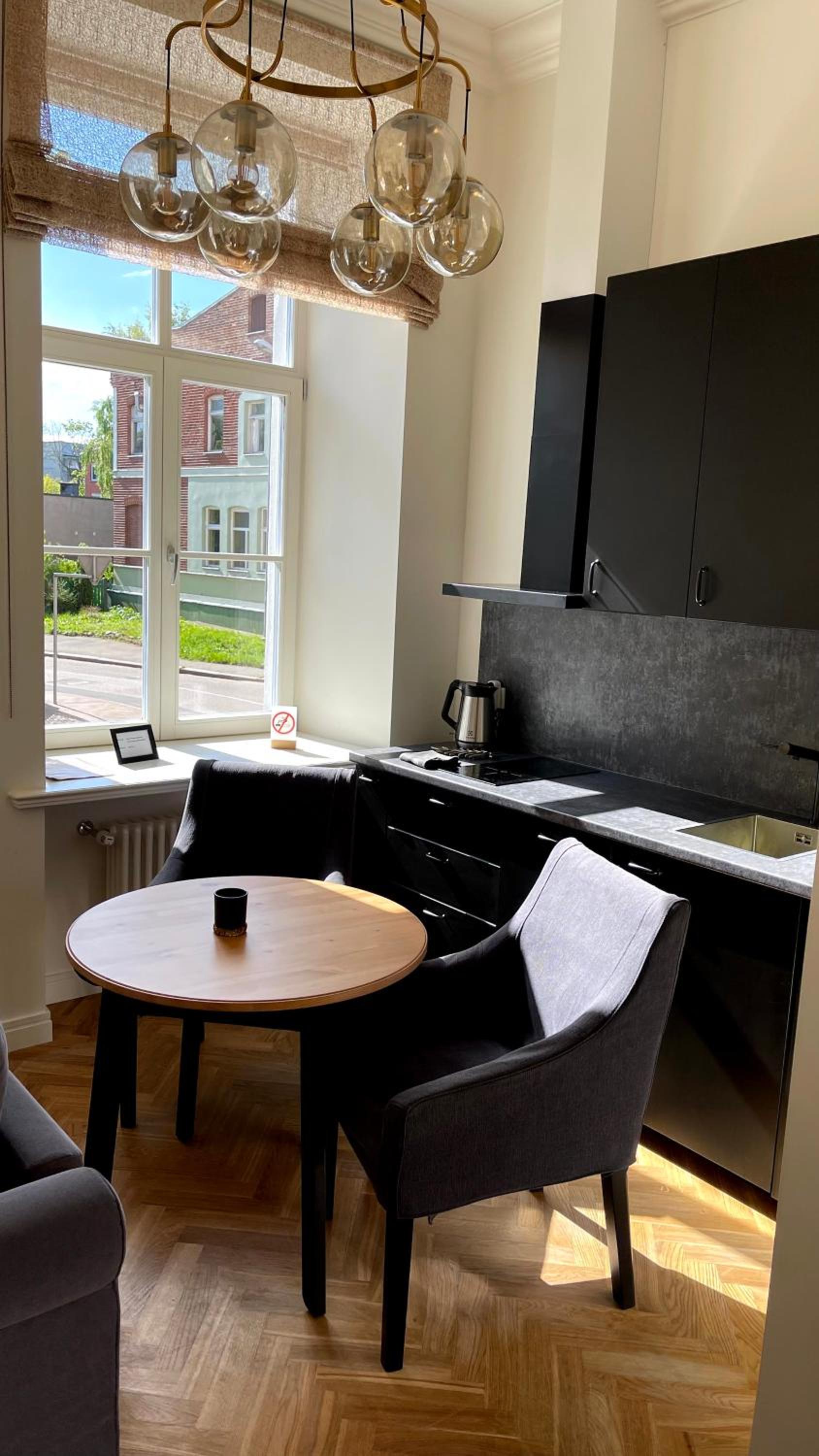 One-Bedroom Apartment - Photo 19