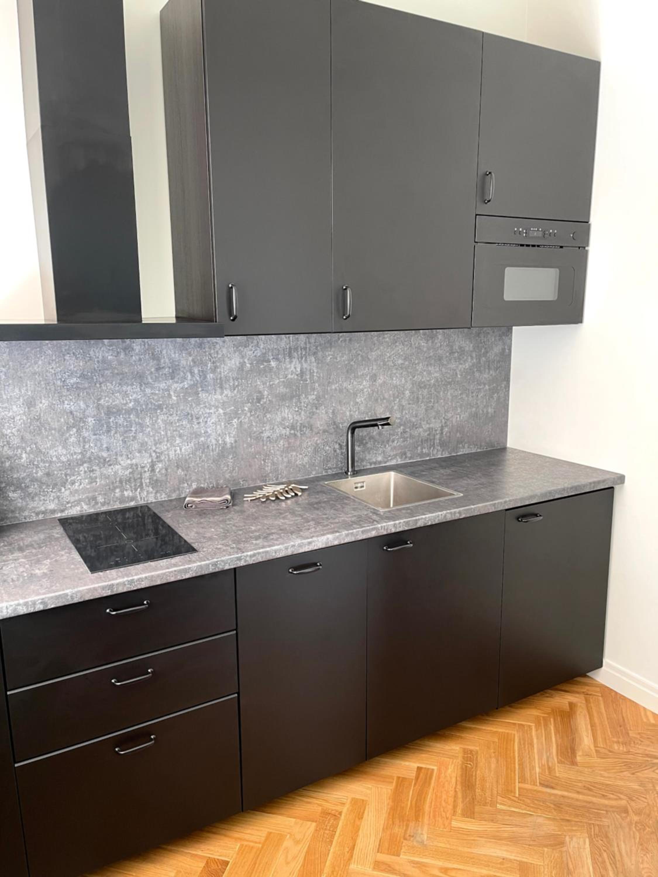 One-Bedroom Apartment - Photo 12