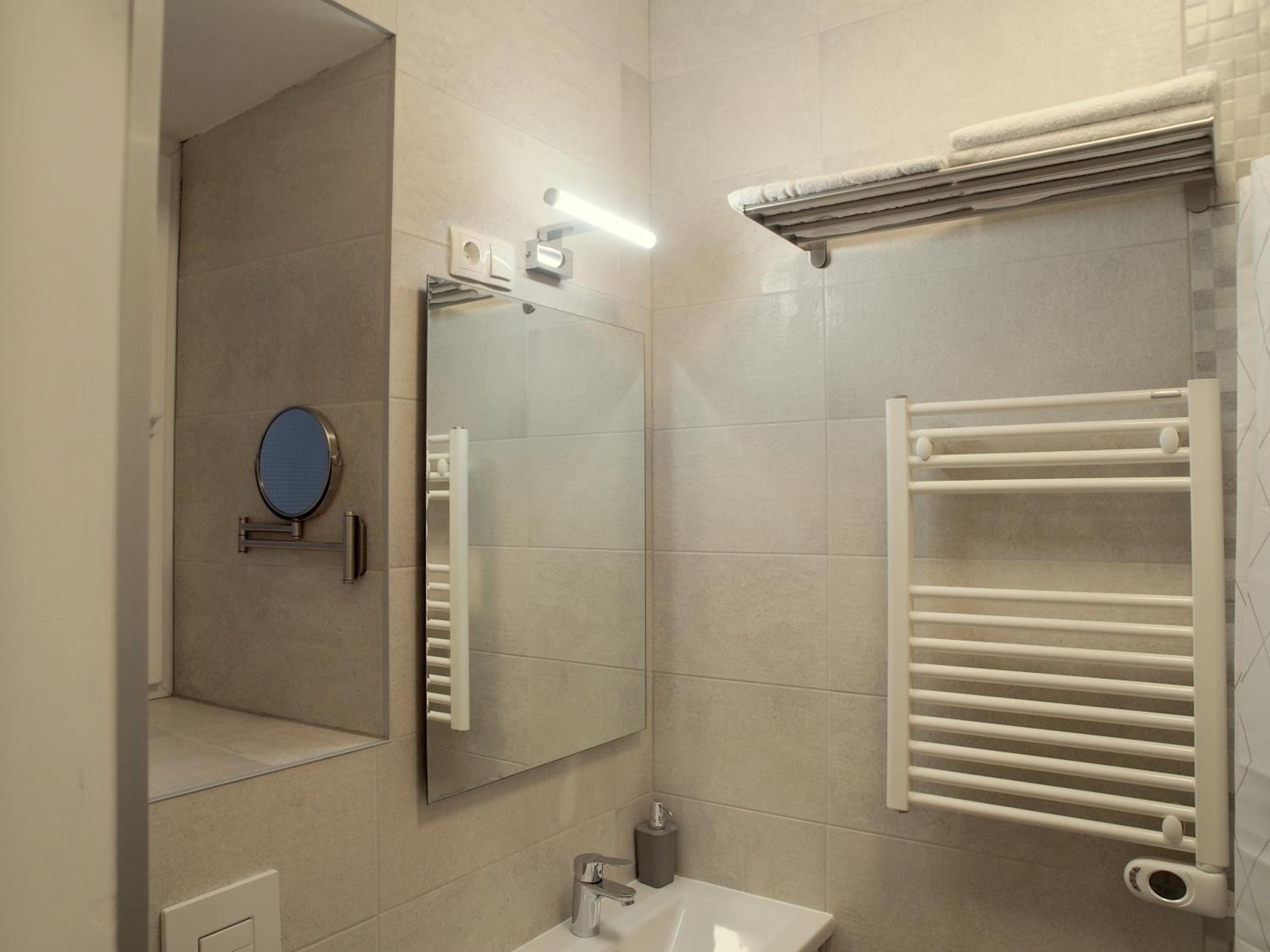 Studio Apartment - Photo 21