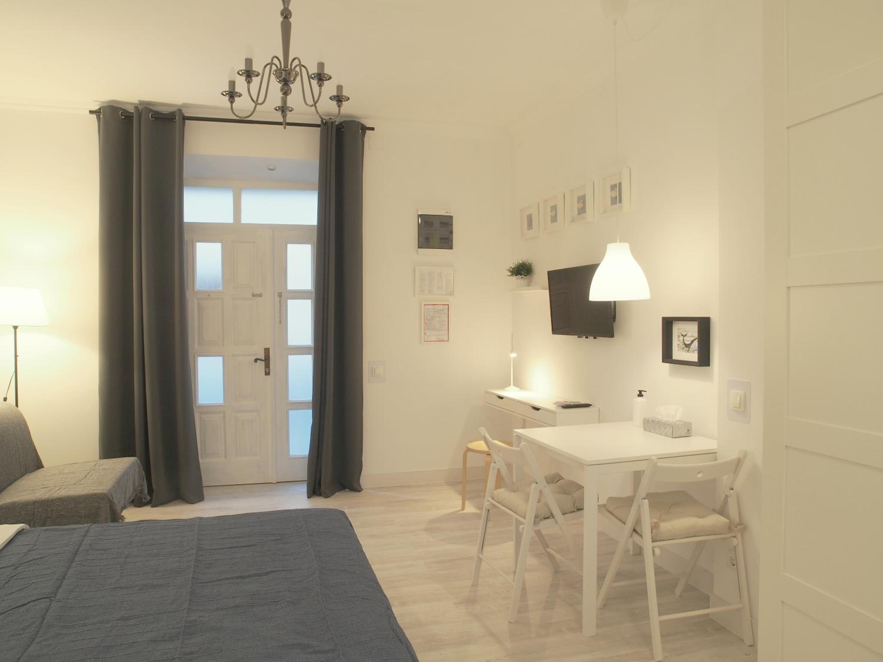 Studio Apartment - Photo 5