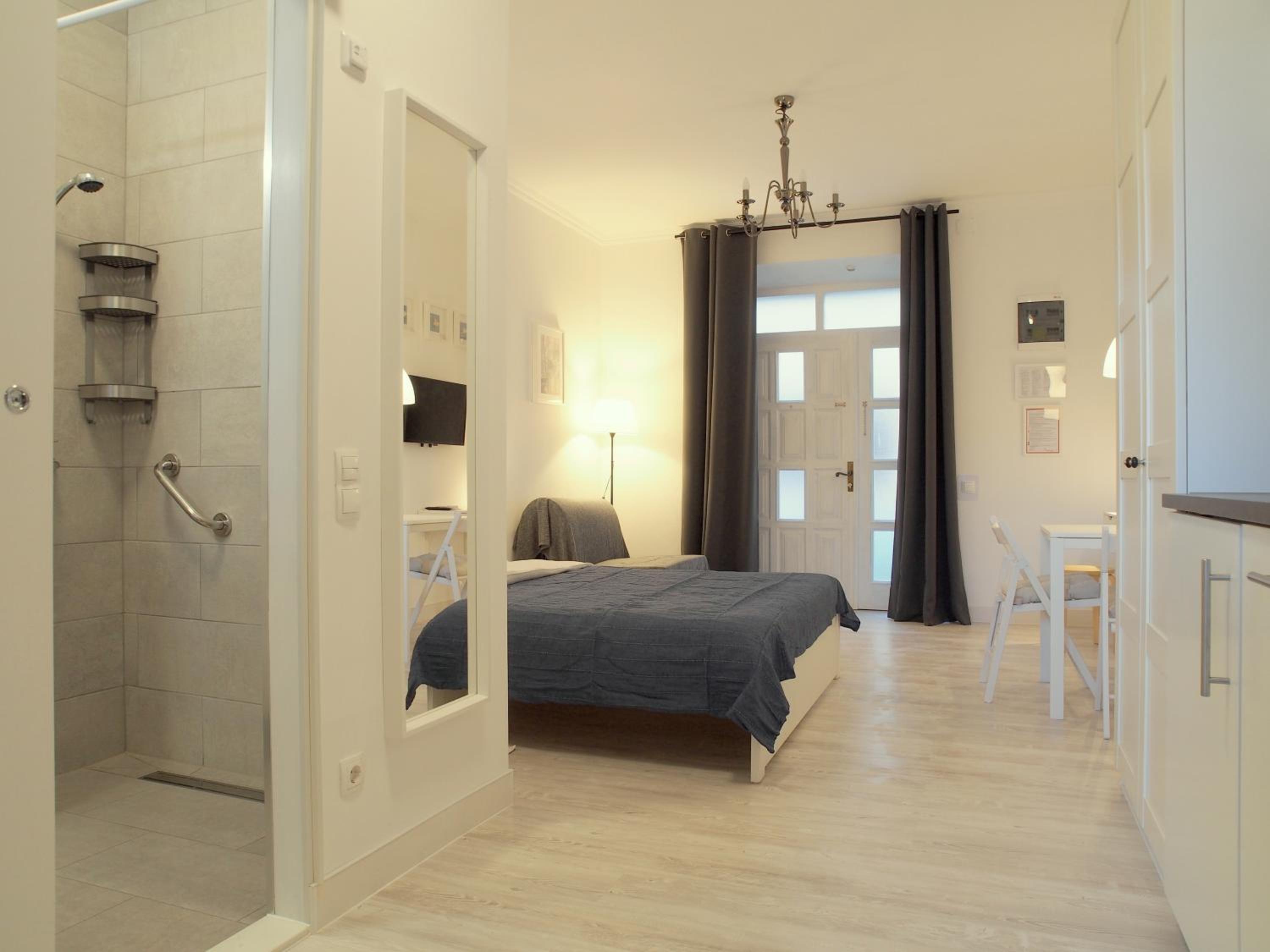 Studio Apartment - Photo 7