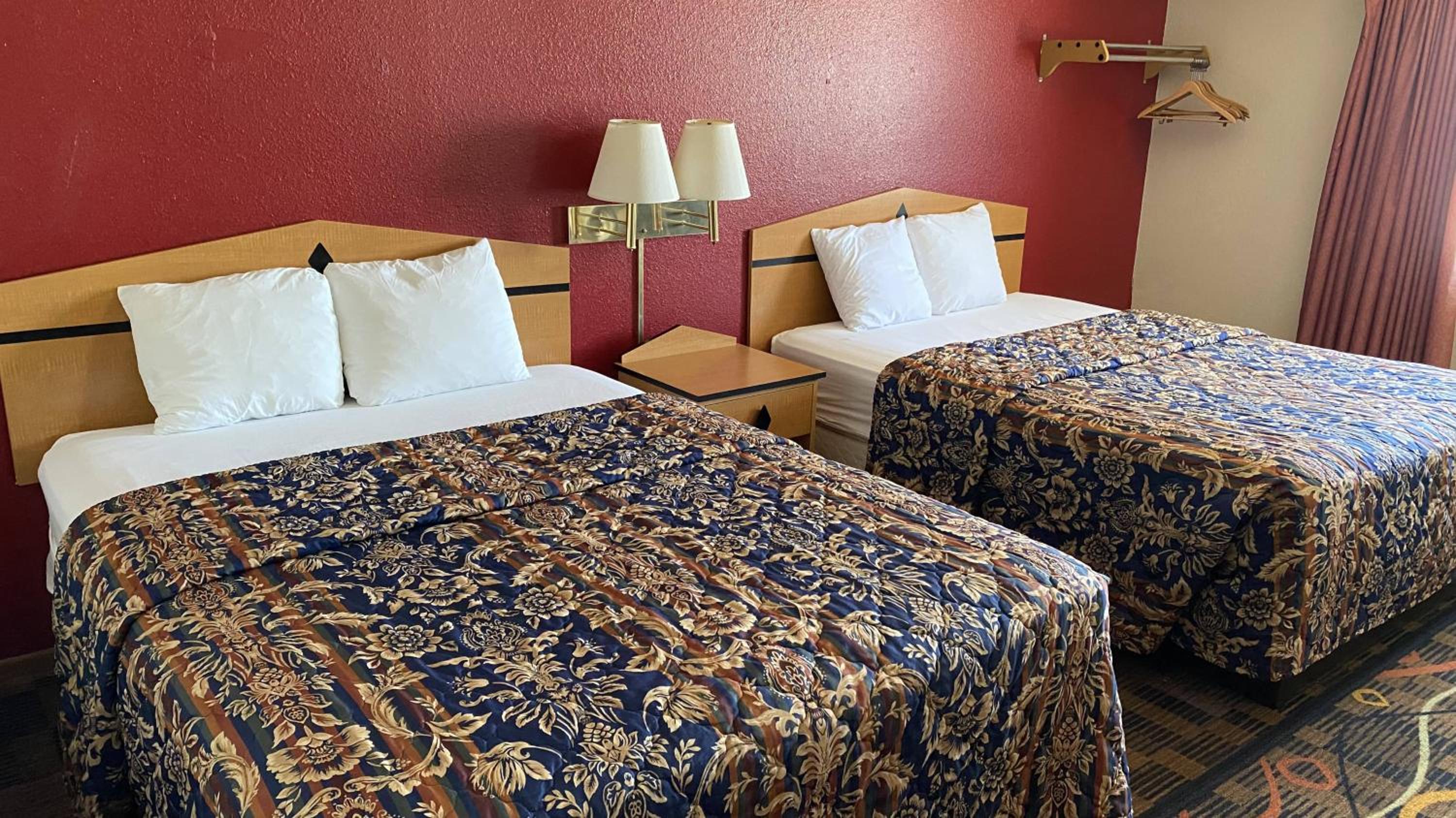 Standard Queen Room