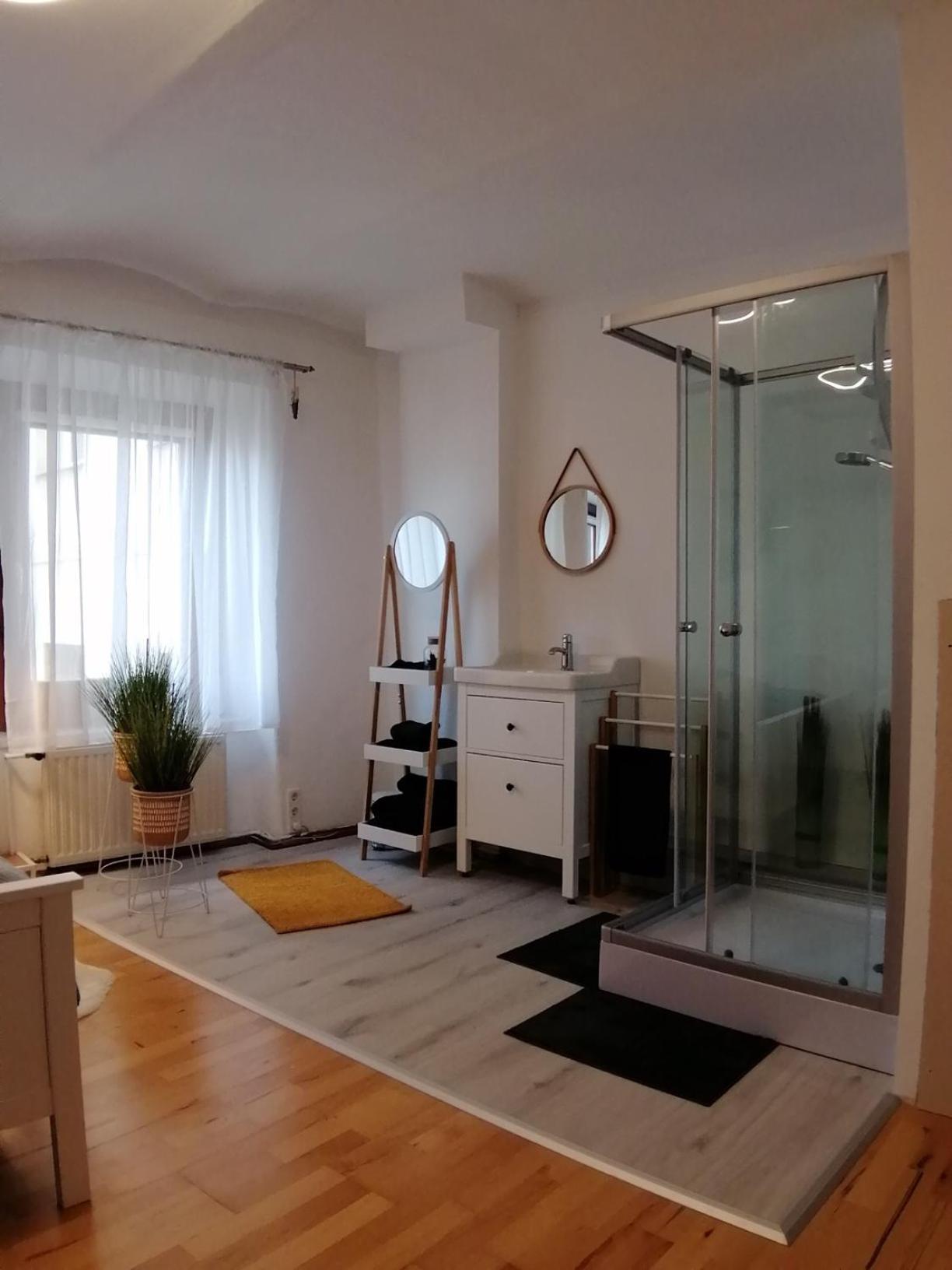 One-Bedroom Apartment photo 3