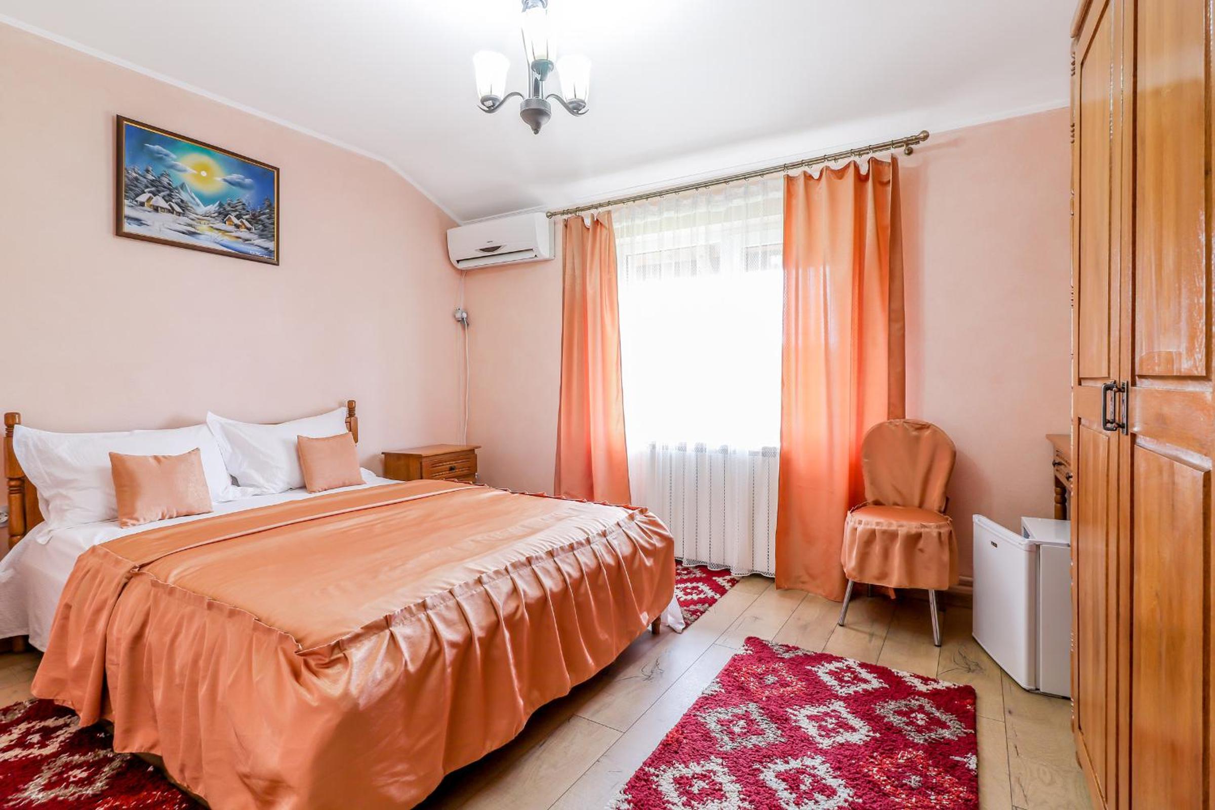Double Room with Shared Bathroom photo 3