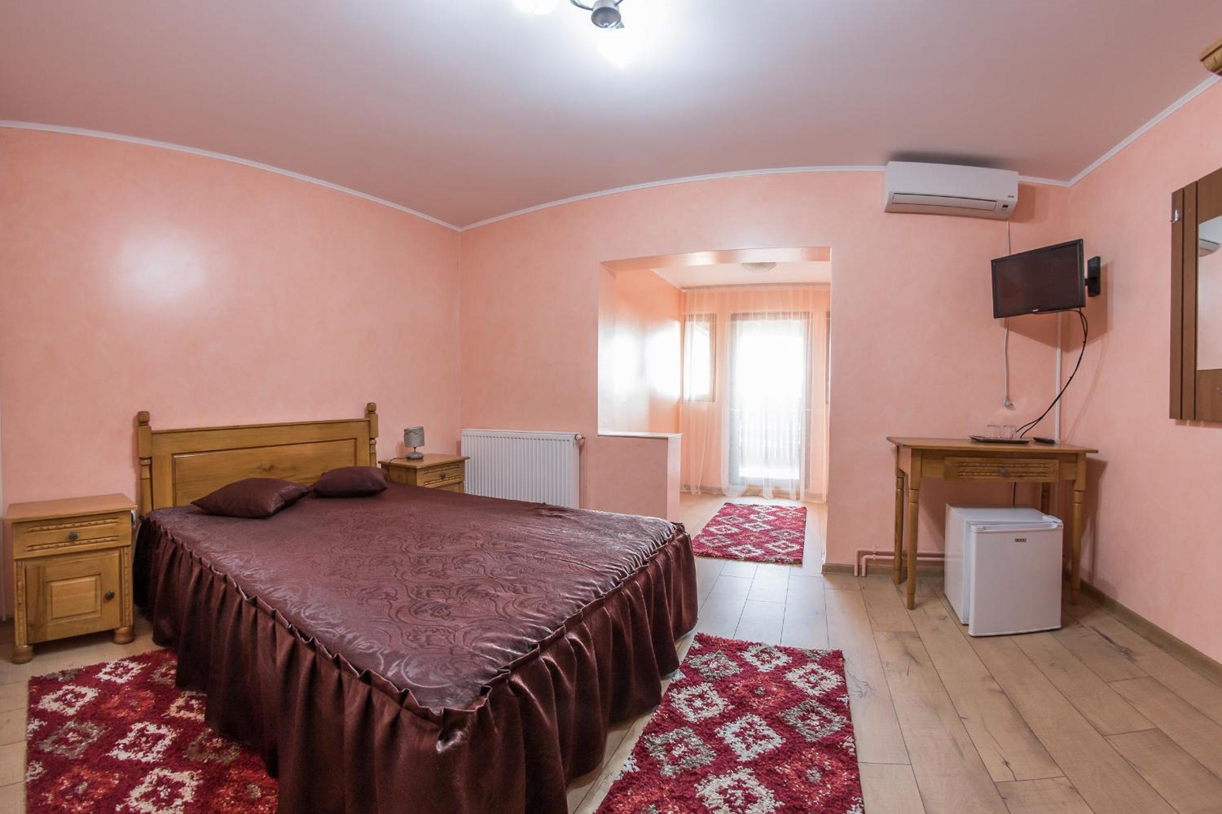 Double Room with Private Bathroom photo 3