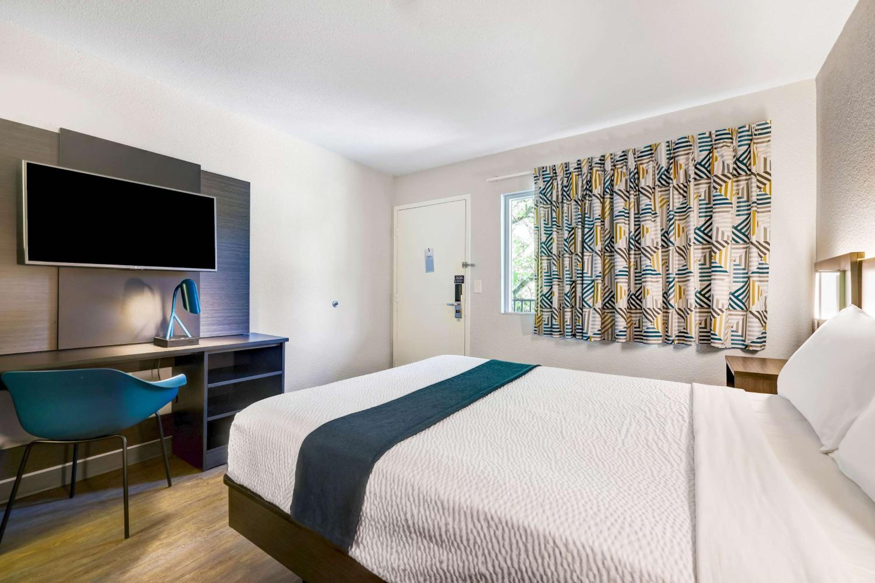 Deluxe Queen Room photo 3