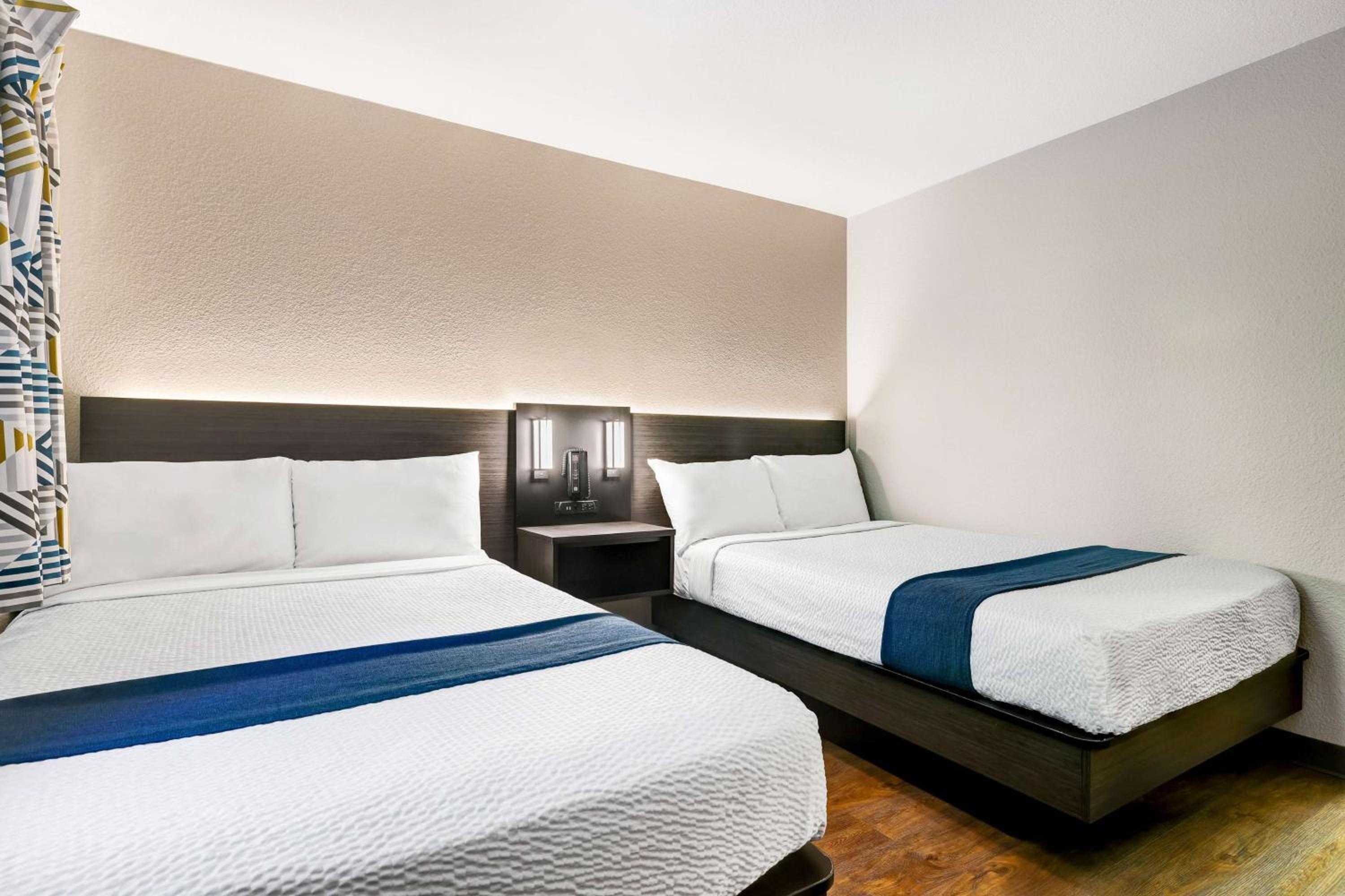 Deluxe Quadruple Room - Non-Smoking photo 1