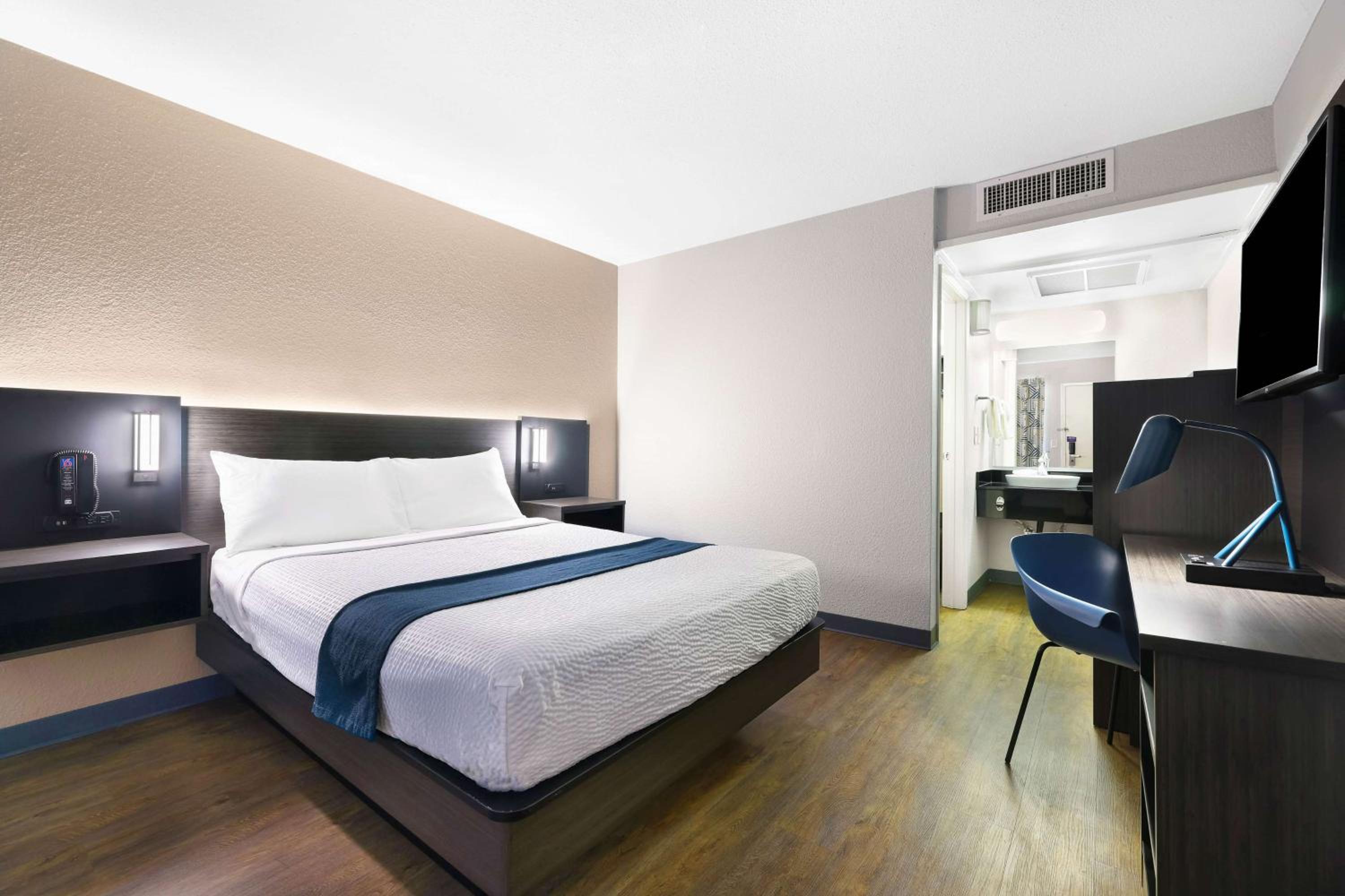 Deluxe Quadruple Room - Non-Smoking photo 3