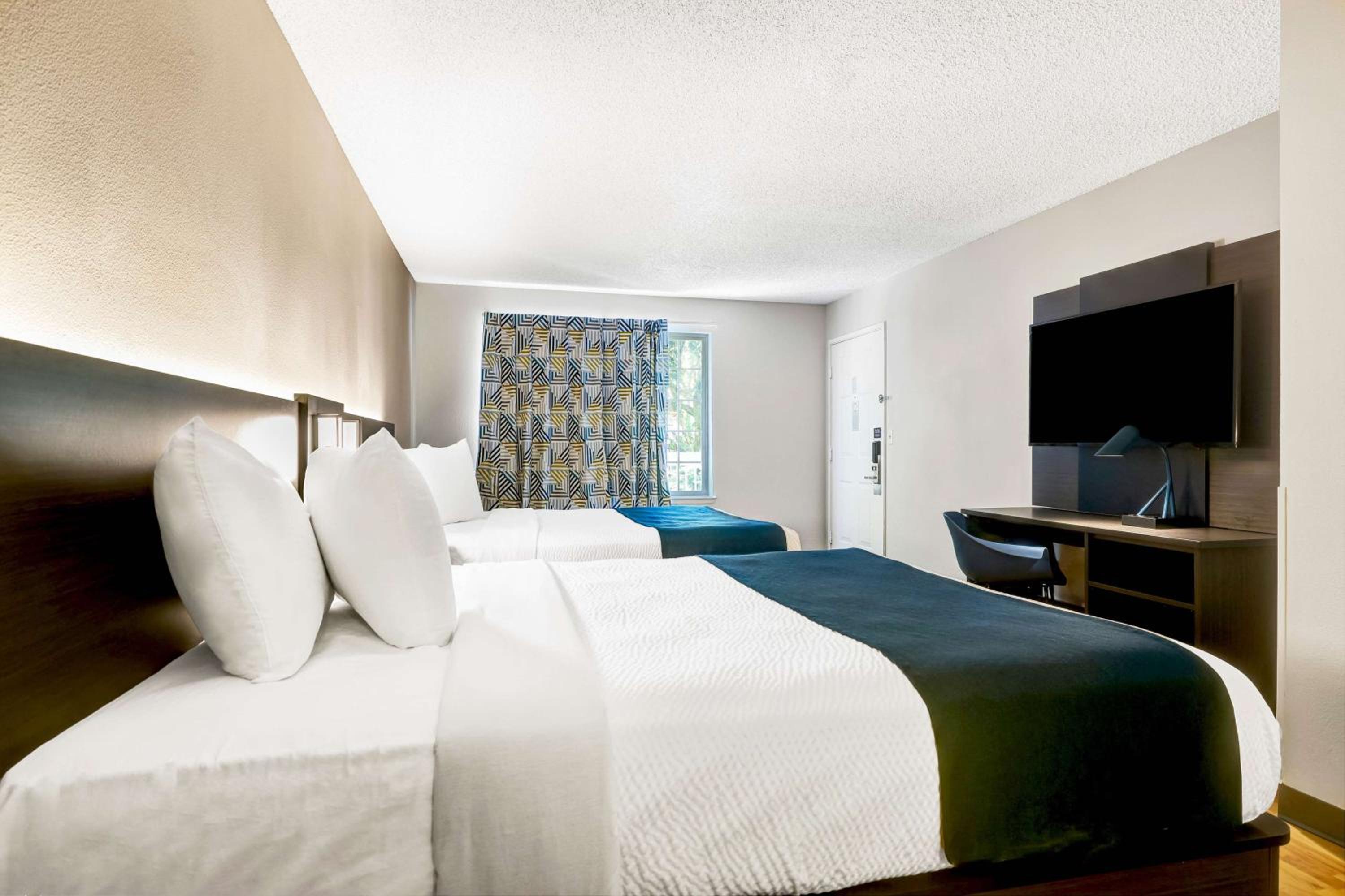 Queen Room with Two Queen Beds - Non-Smoking