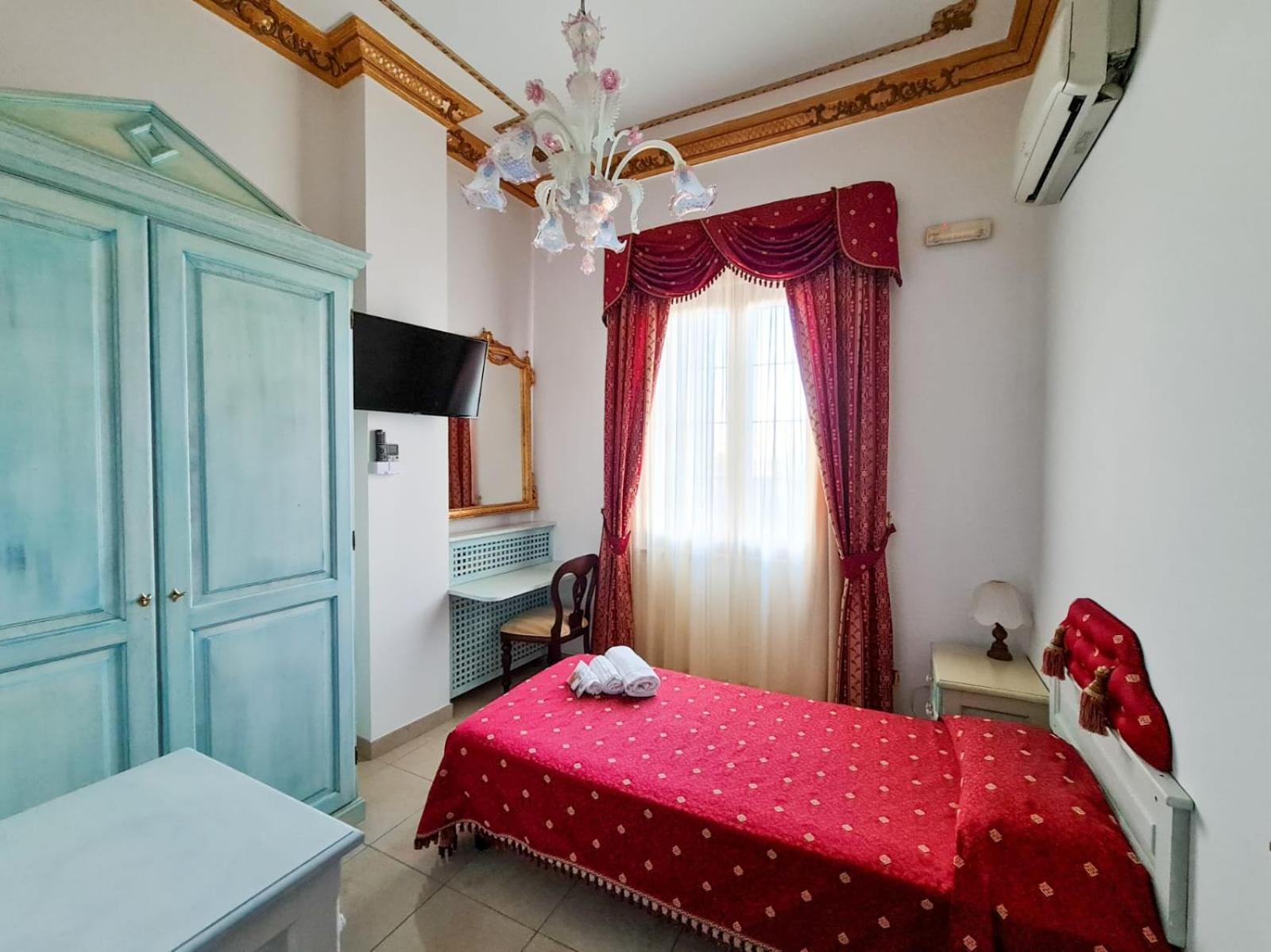 Standard Single Room photo 3