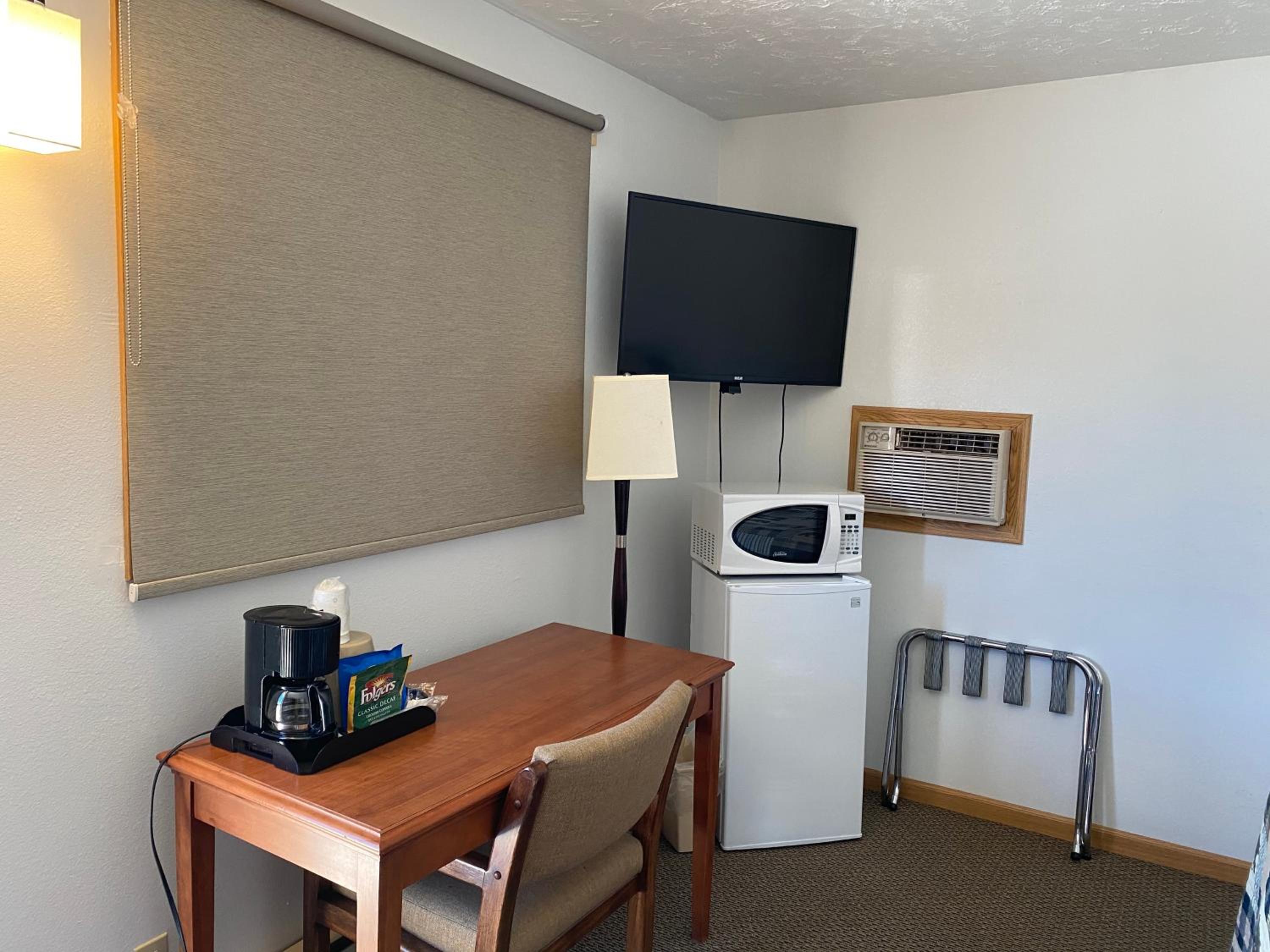 Budget Double Room photo 3