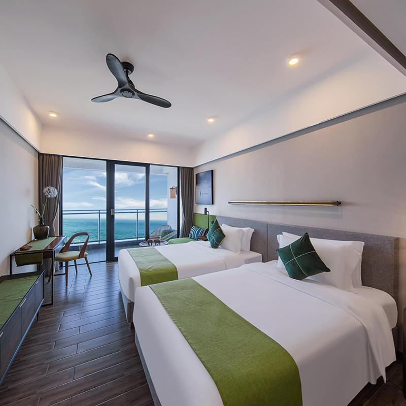 Panaromic Deluxe Ocean View Twin-Bed Room