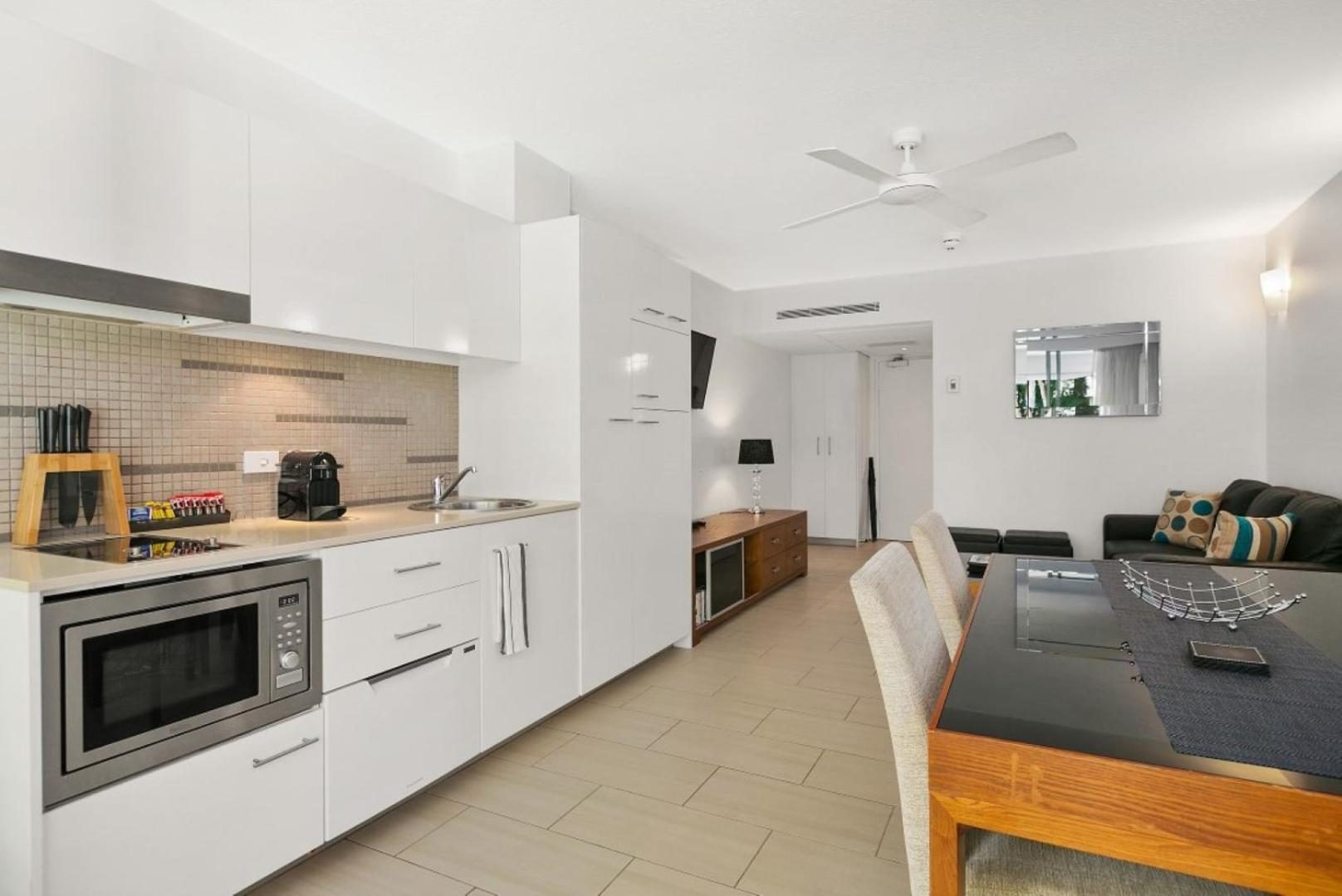 Apartment photo 2