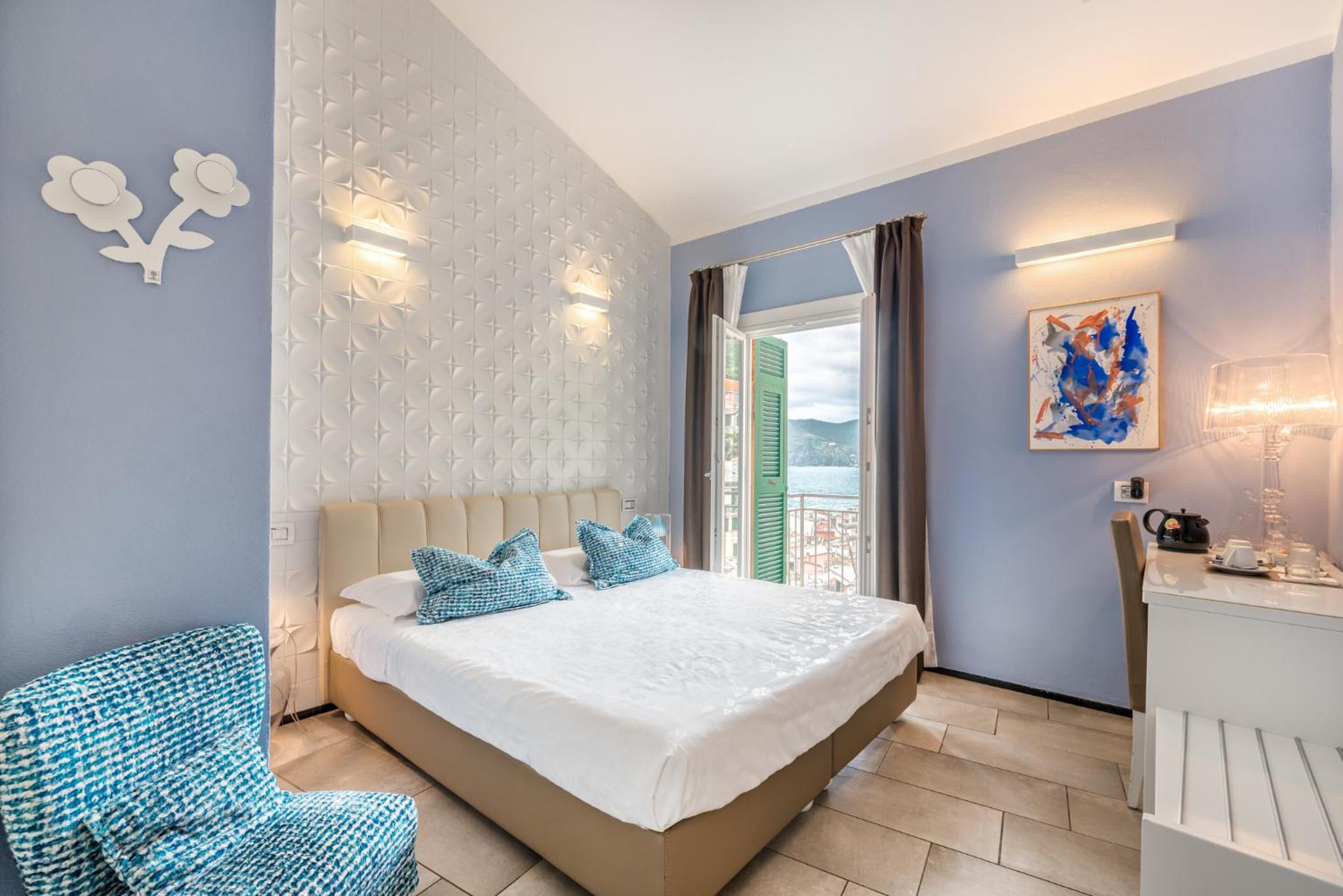 Double Room with Balcony and Sea View photo 3