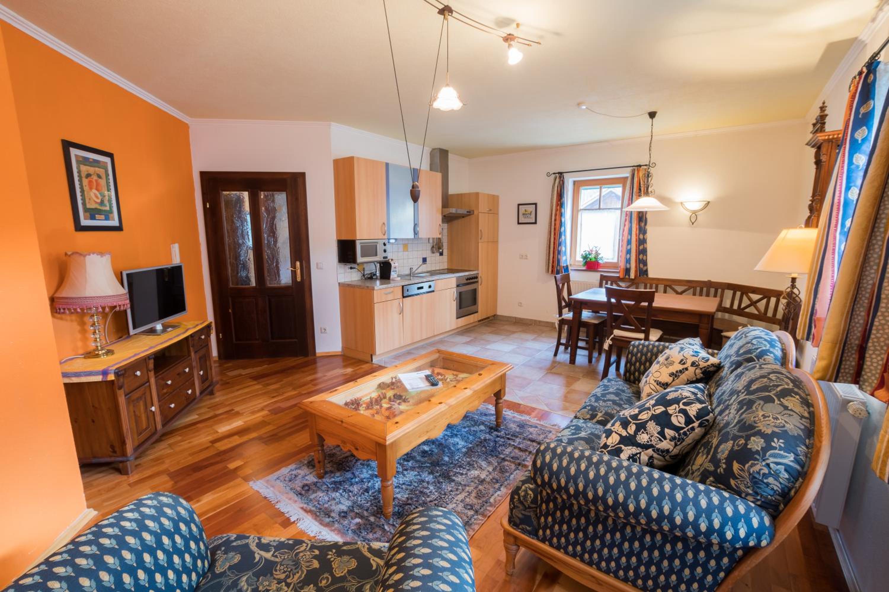 One-Bedroom Apartment - Photo 1
