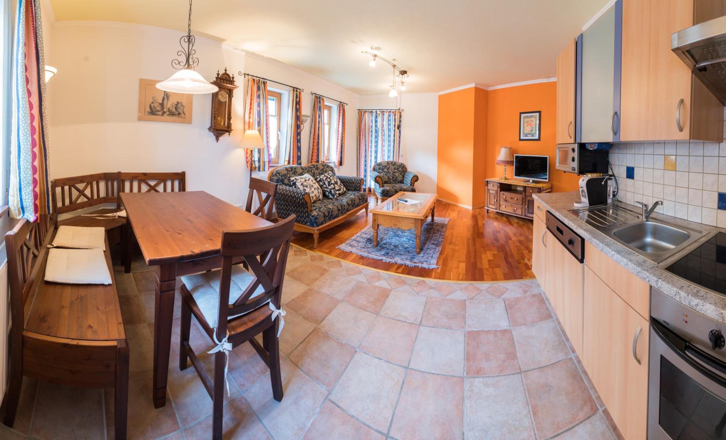 One-Bedroom Apartment - Photo 6