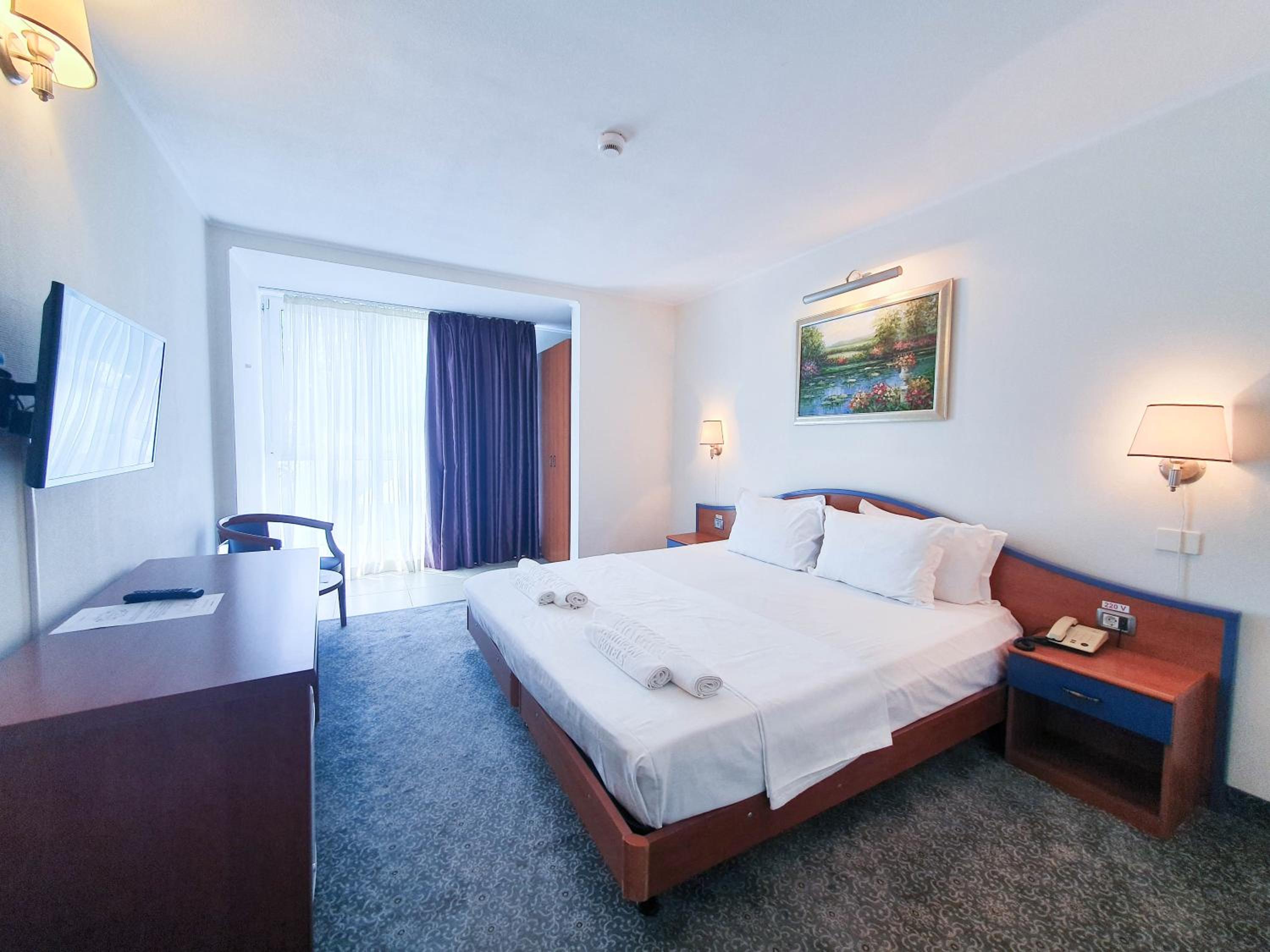 Double or Twin Room with Sea View photo 2