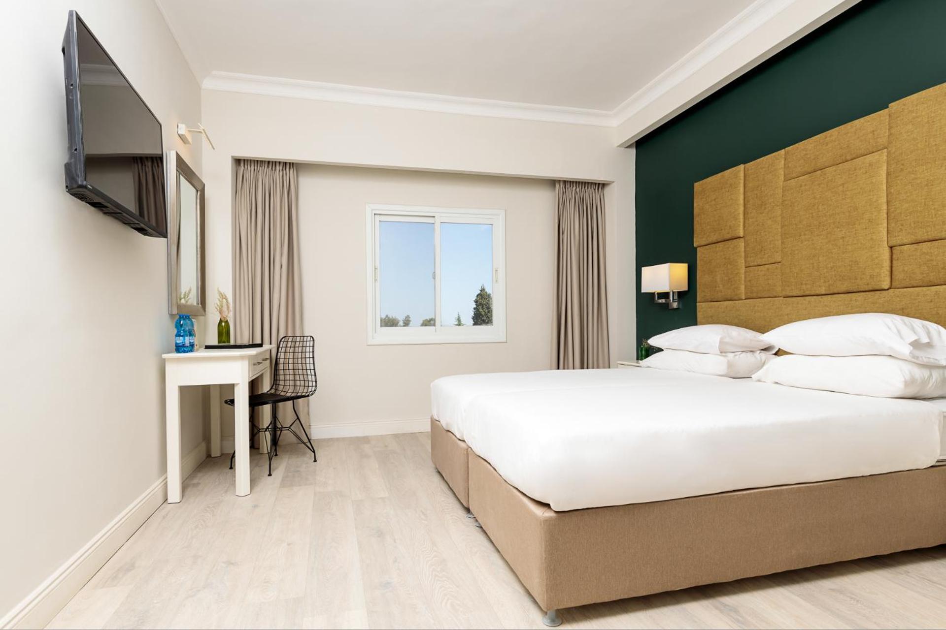 Superior Double or Twin Room - Photo 3