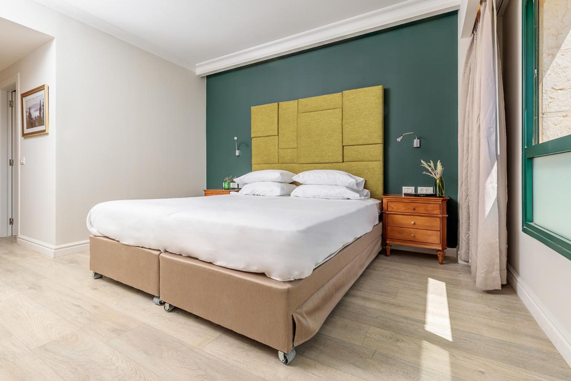 Deluxe Double or Twin Room - Photo 2