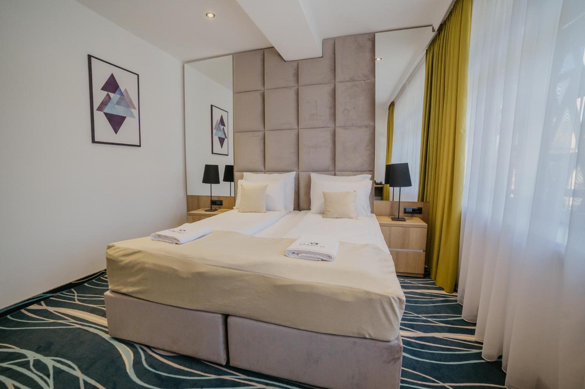 Deluxe Double or Twin Room - Photo 2