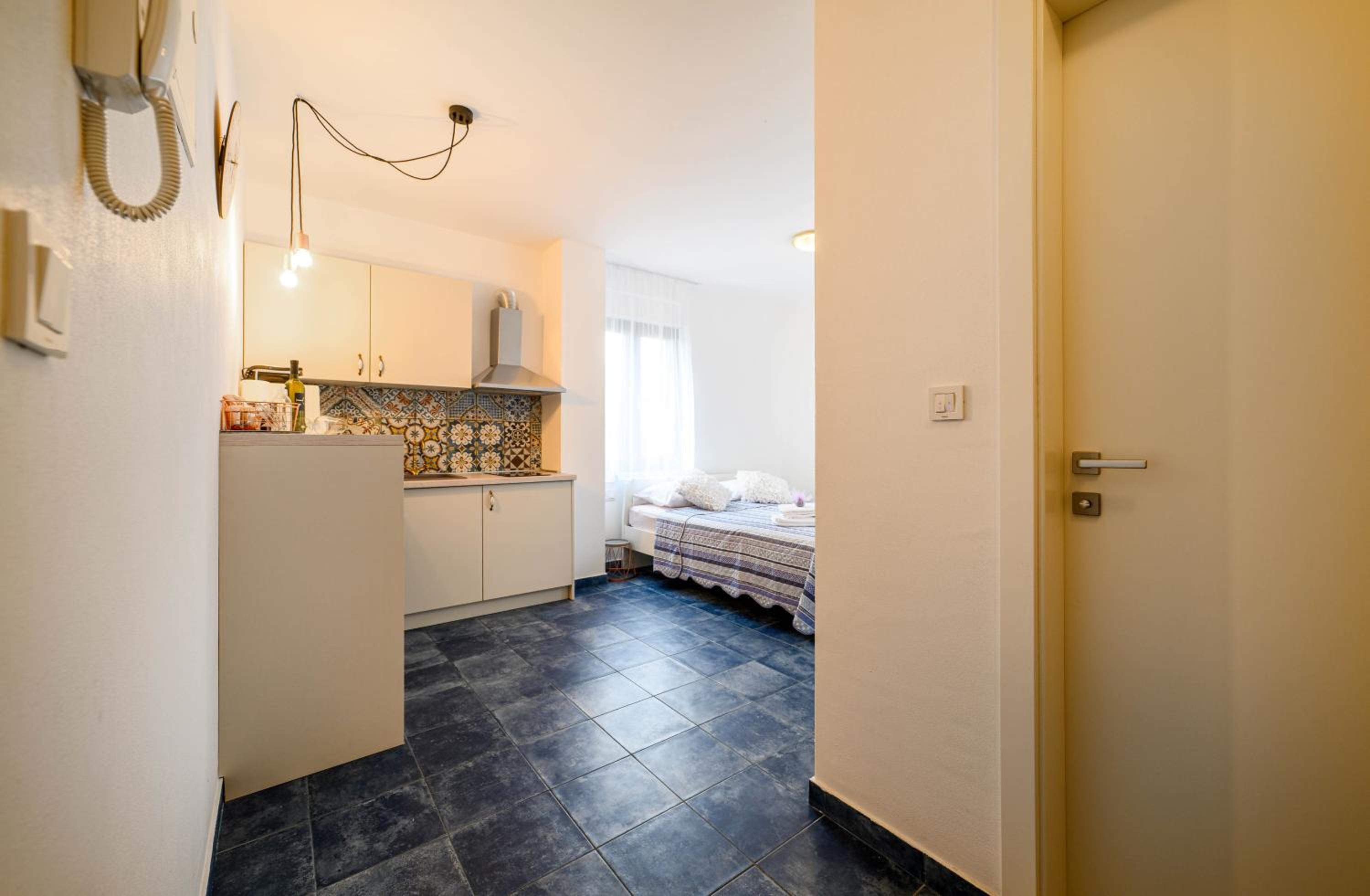 Studio Apartment photo 2