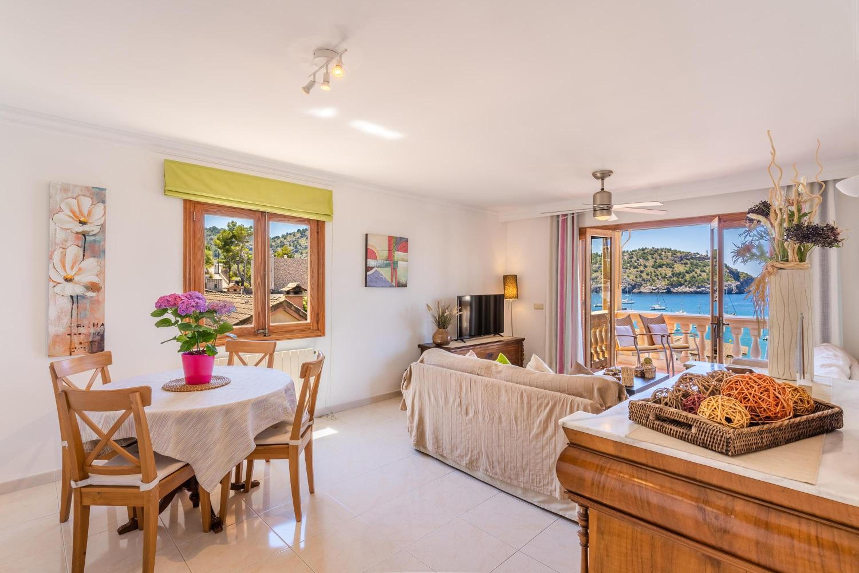 Two-Bedroom Deluxe Apartment with Ocean View