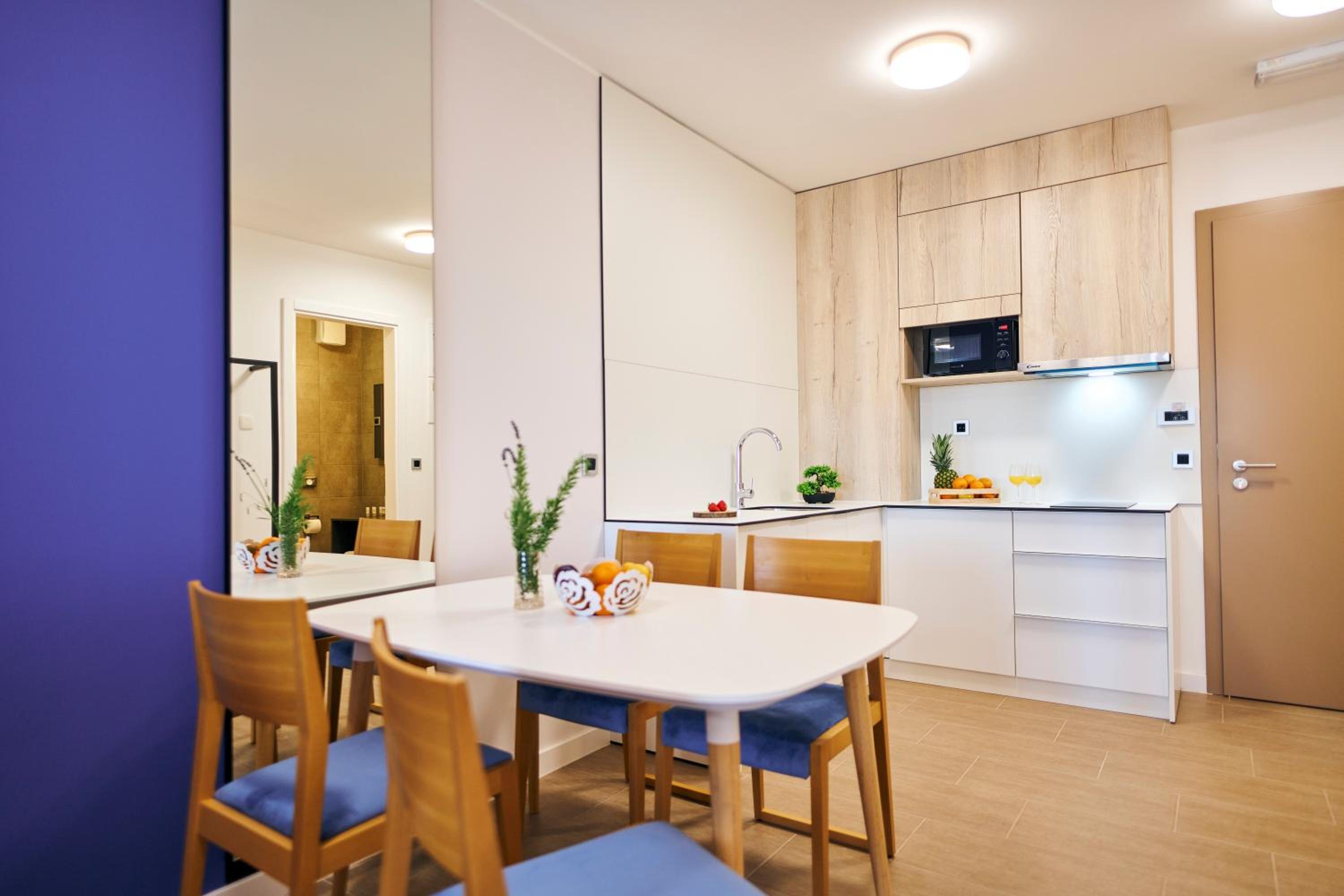 One-Bedroom Apartment with Balcony - Photo 19