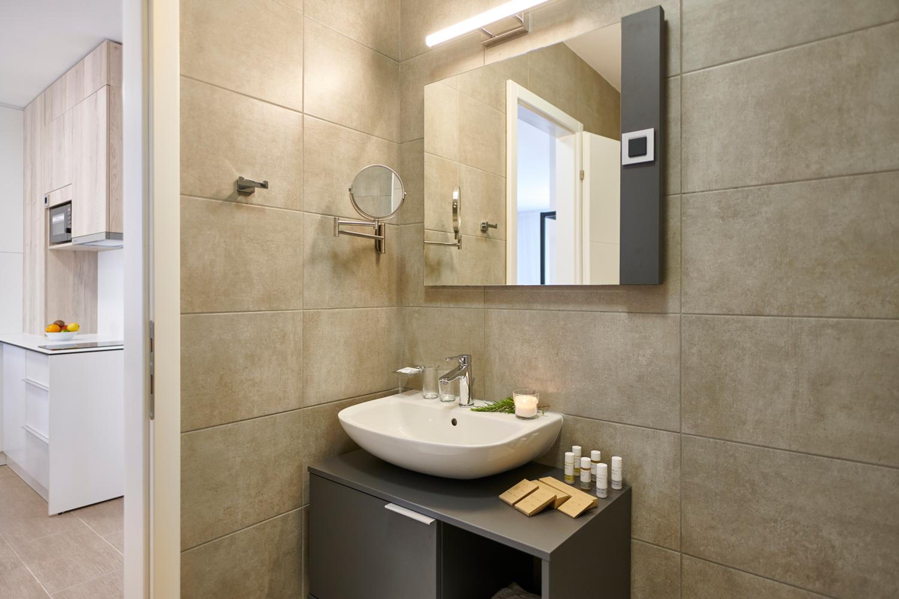 One-Bedroom Apartment with Balcony - Photo 15