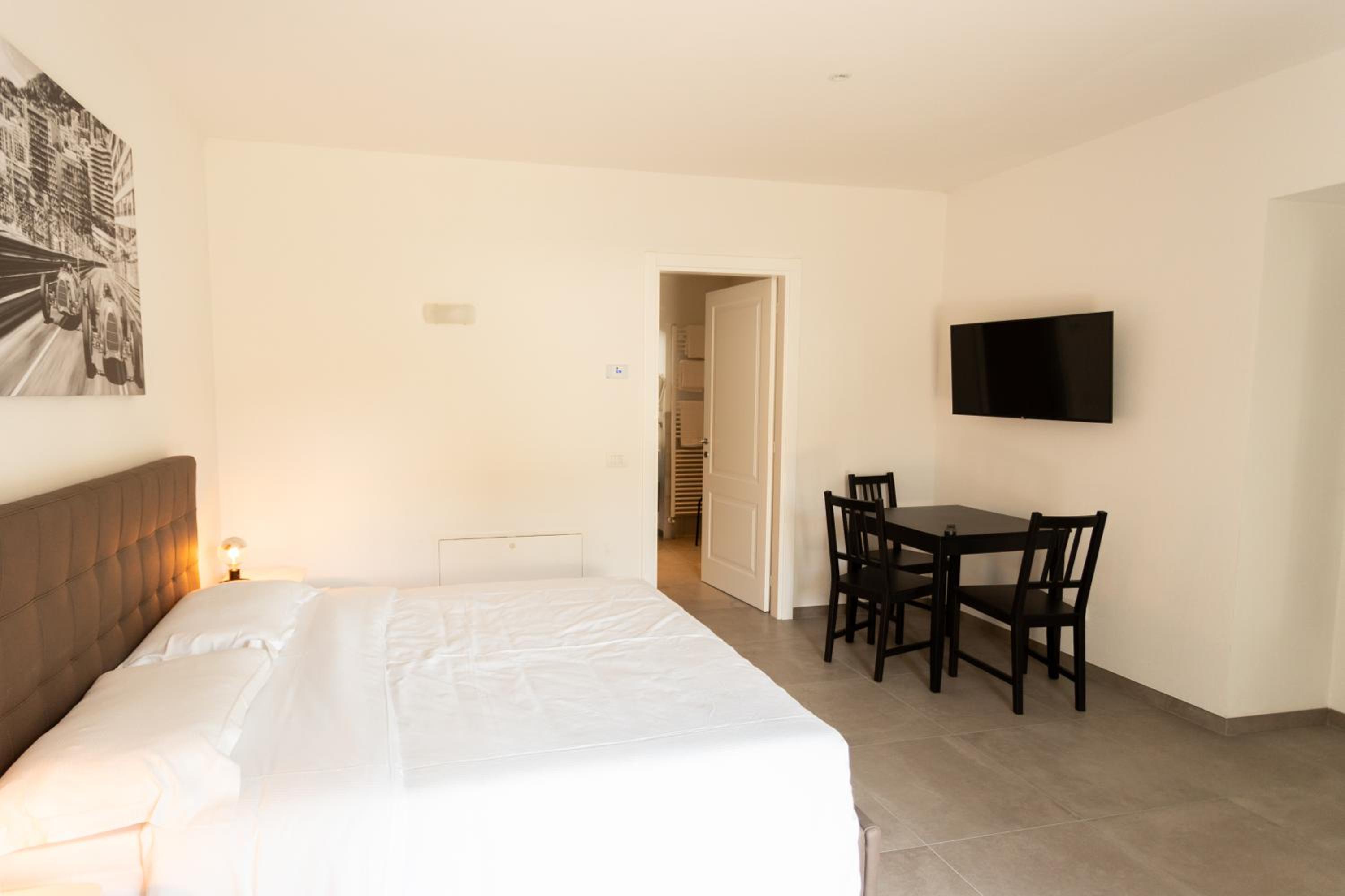 Double Room with Garden View - Photo 3
