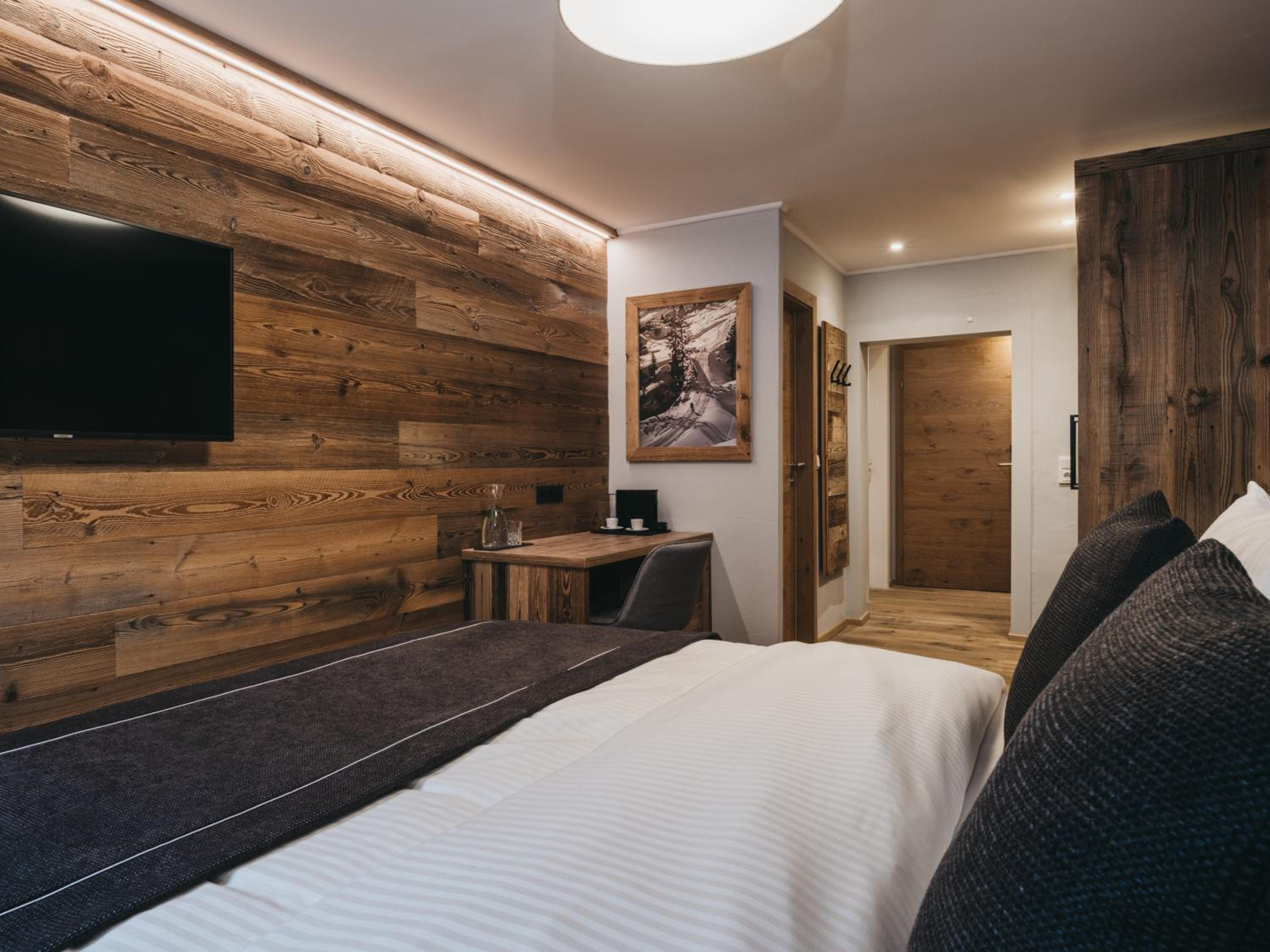 Standard Double Room - Photo 7