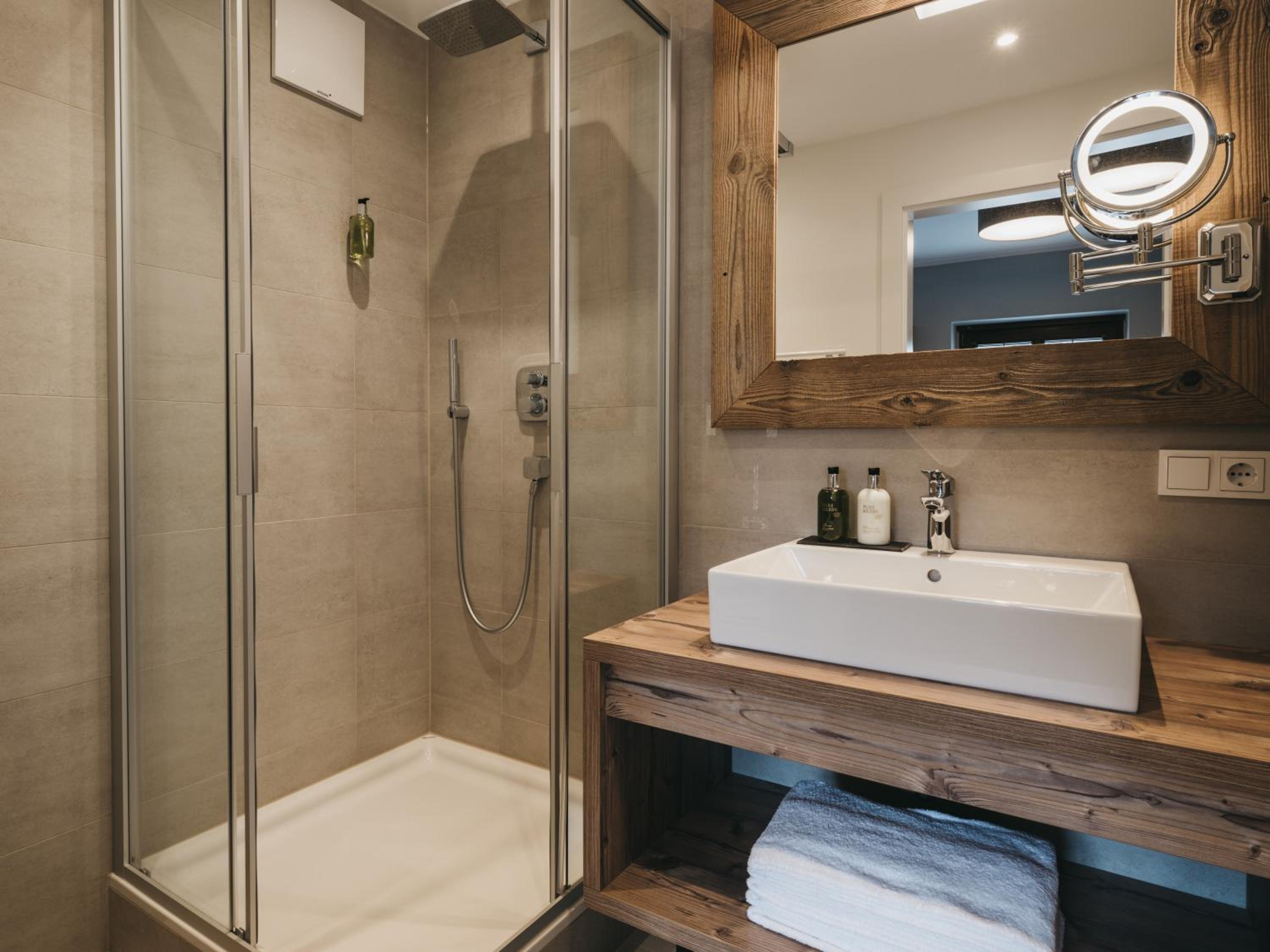 Standard Double Room - Photo 4