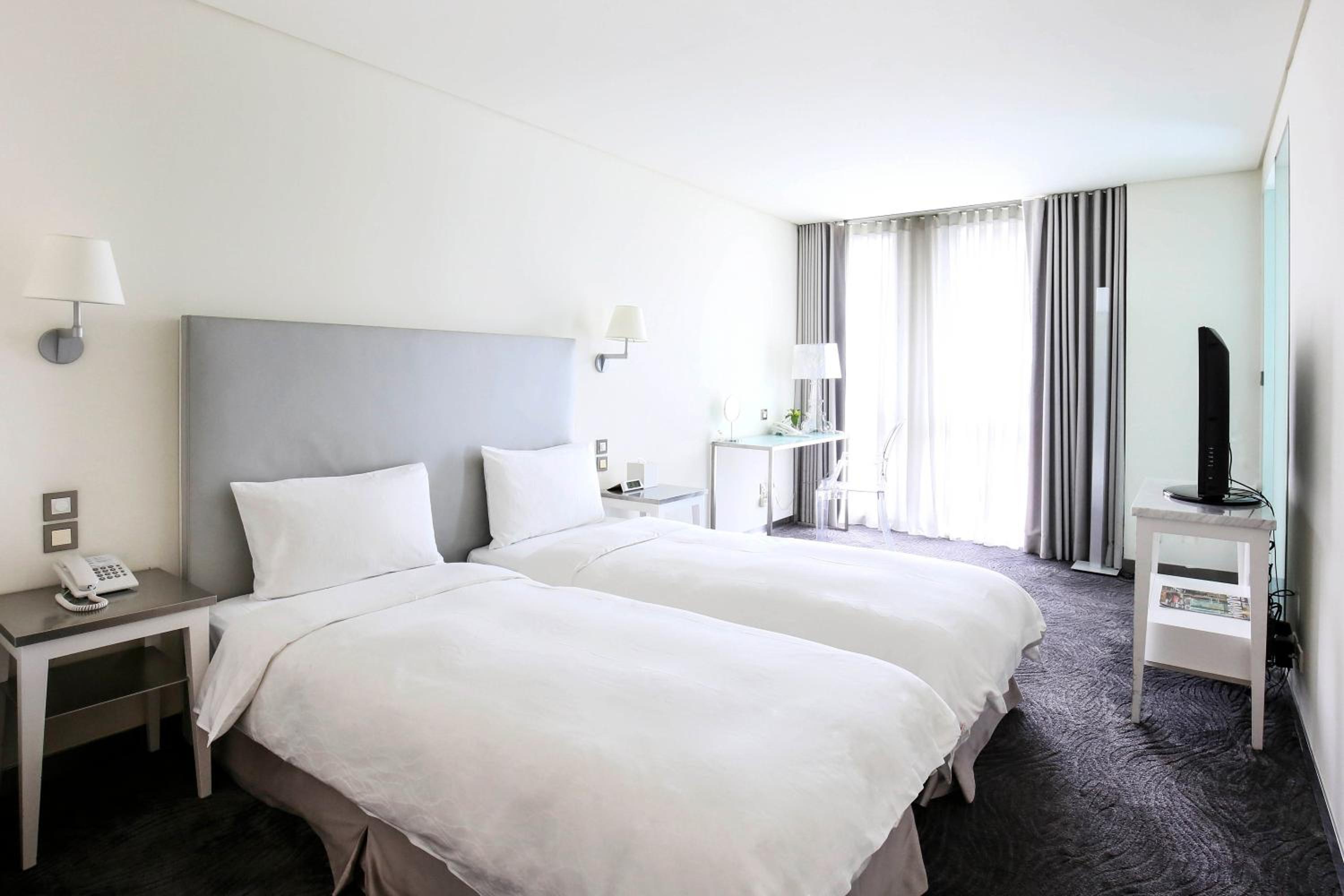 Elite Twin Room