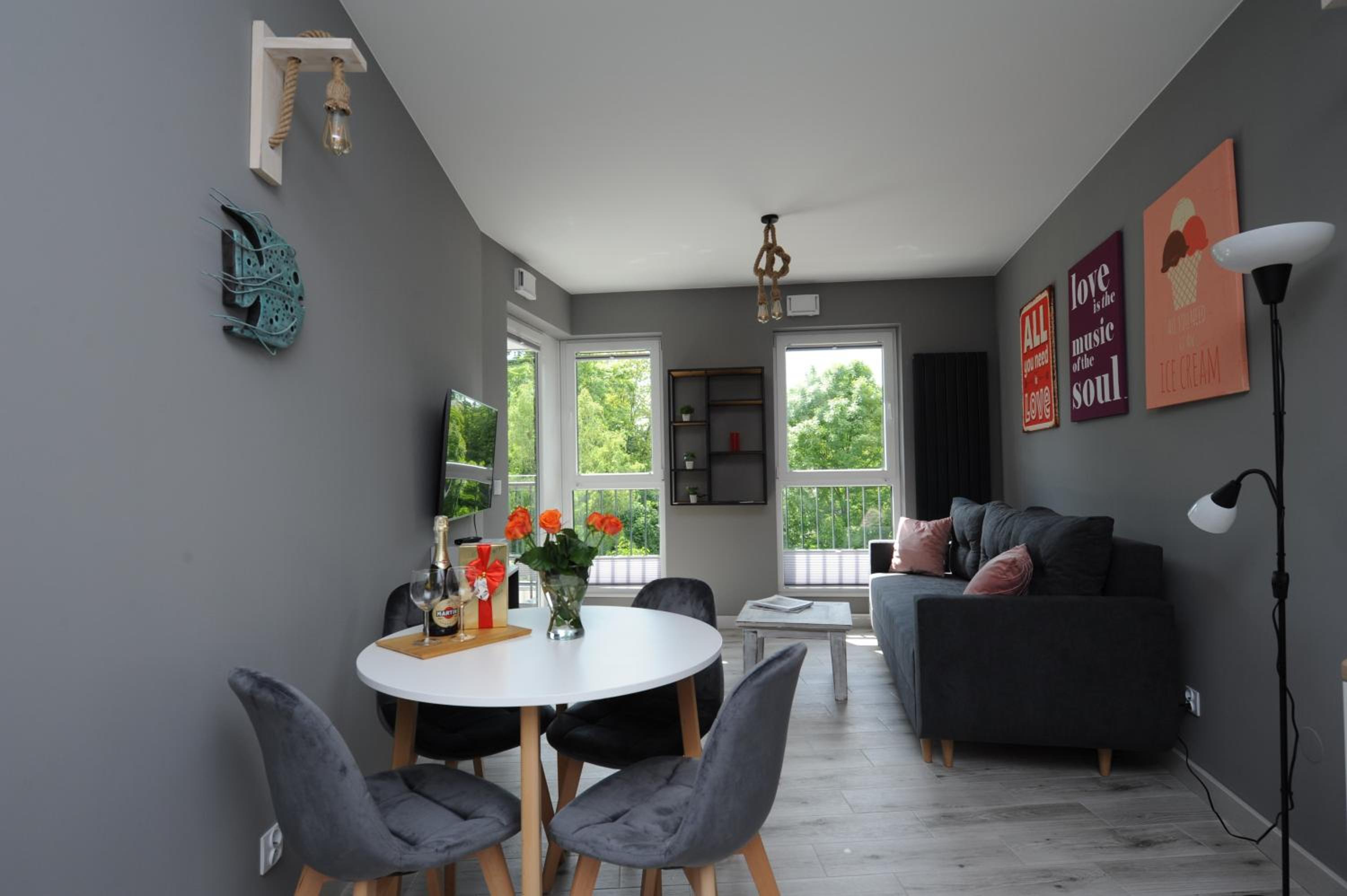 One-Bedroom Apartment