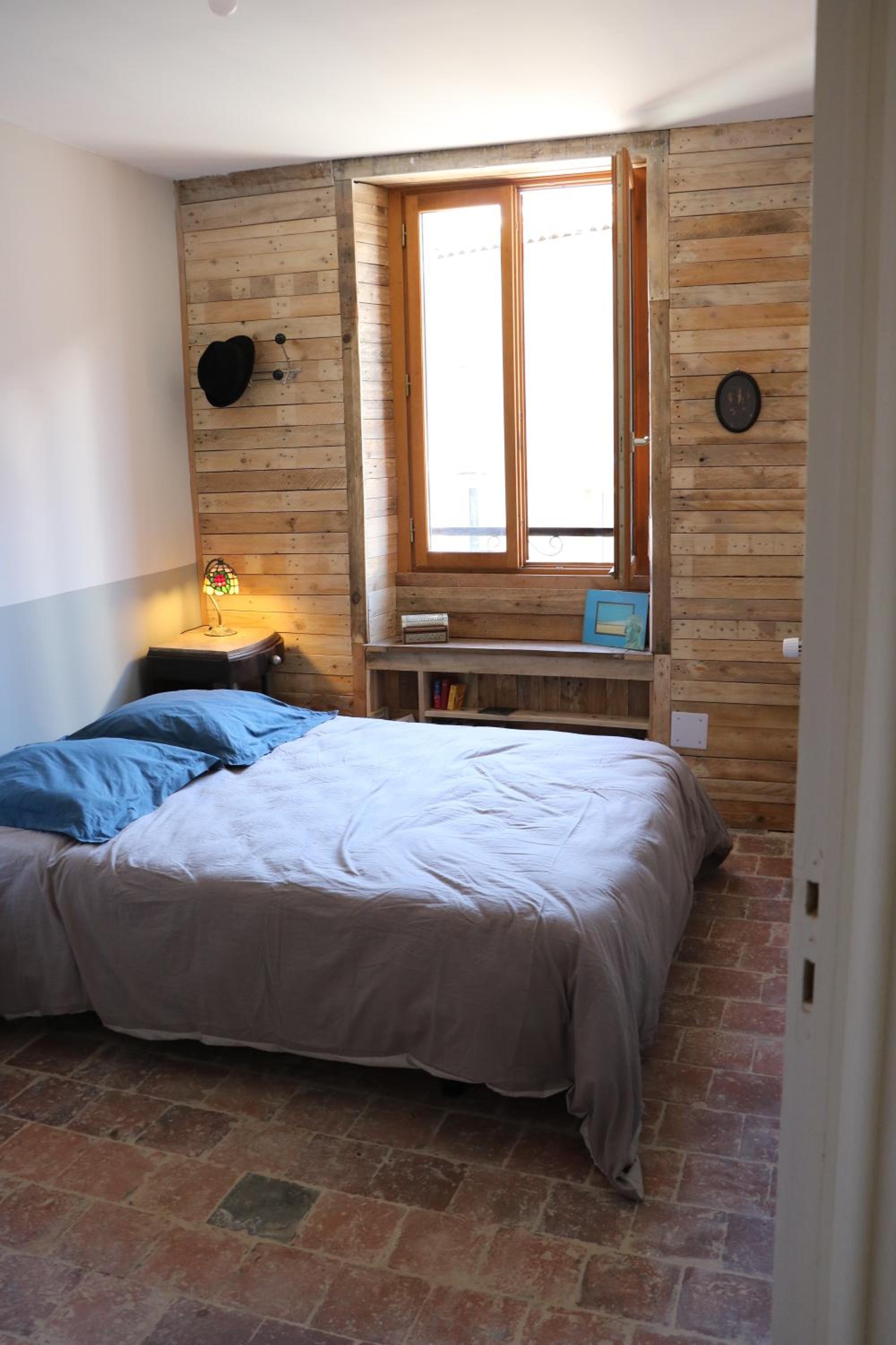 Standard Double Room with Shared Bathroom photo 1