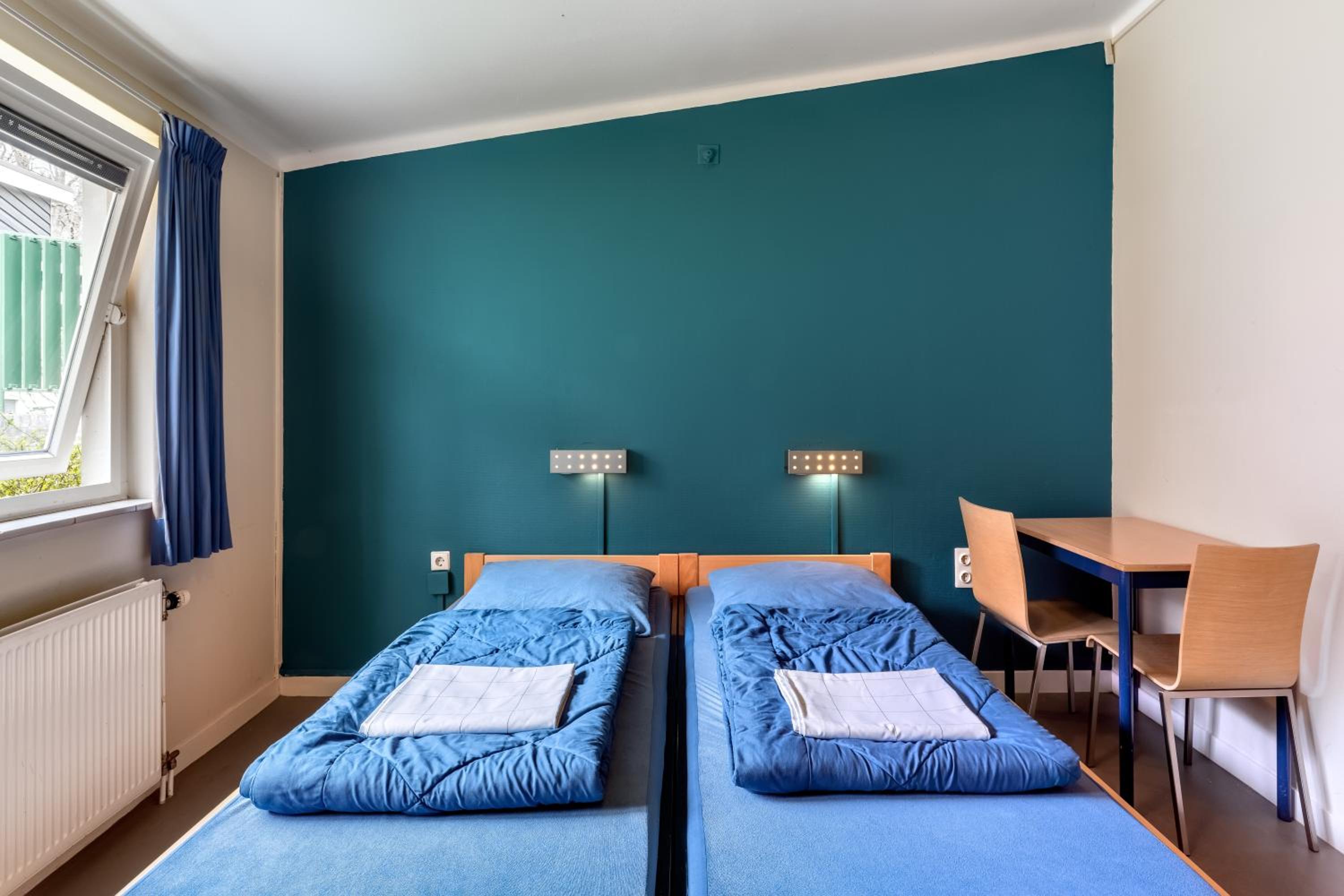 Twin Room with Bunk Beds and Private Bathroom with Shower photo 1