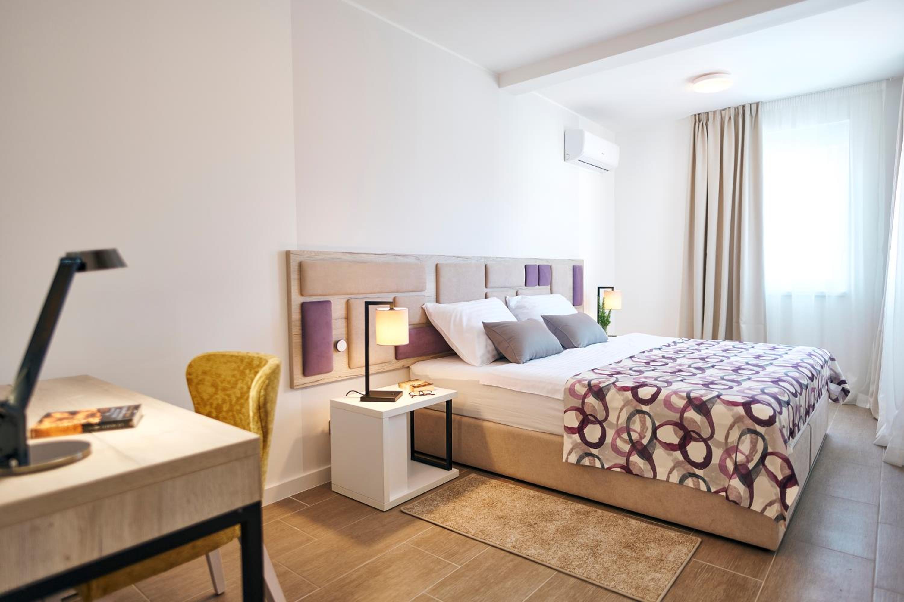 Two-Bedroom Apartment with Balcony - Photo 21