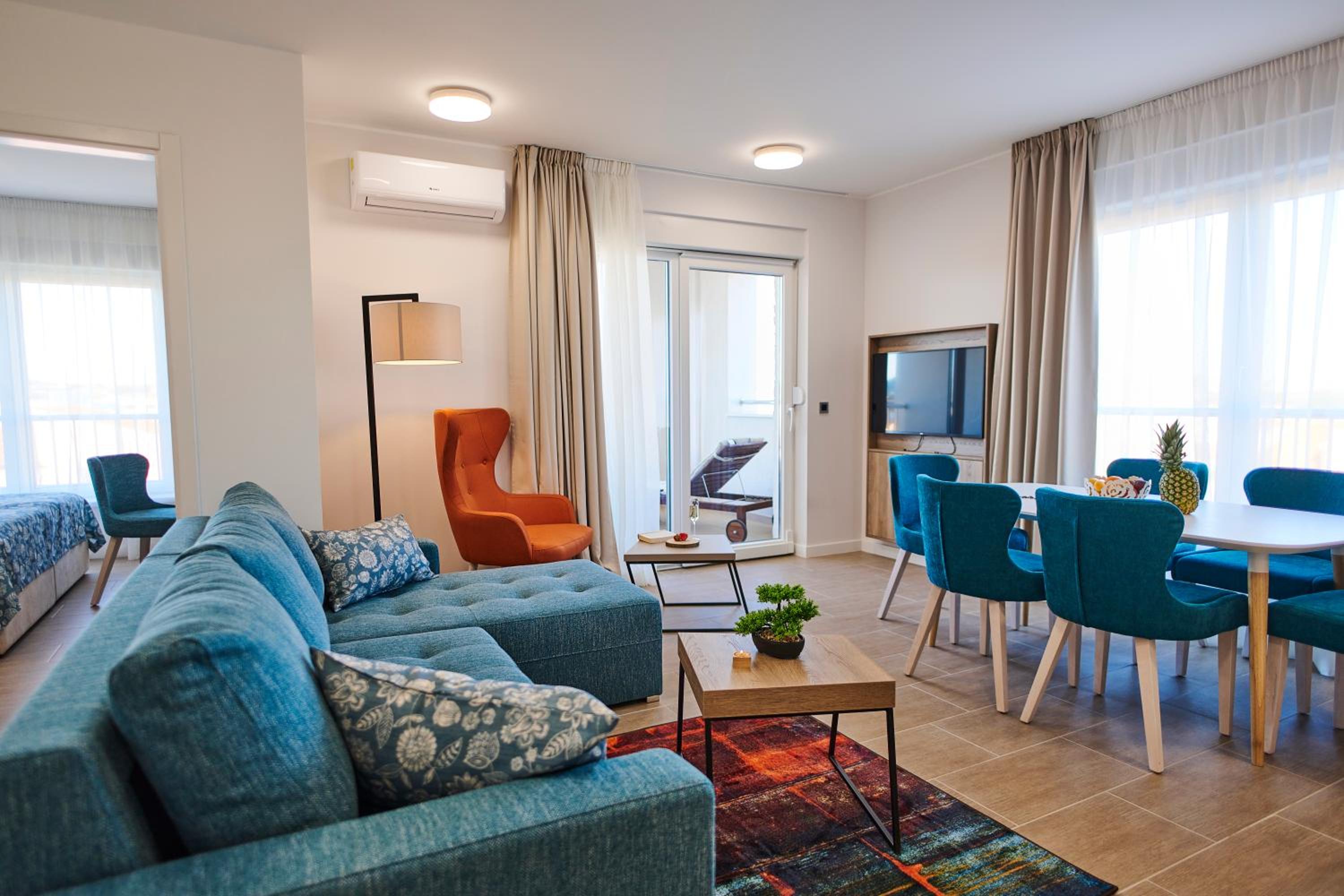 Two-Bedroom Apartment with Balcony - Photo 15