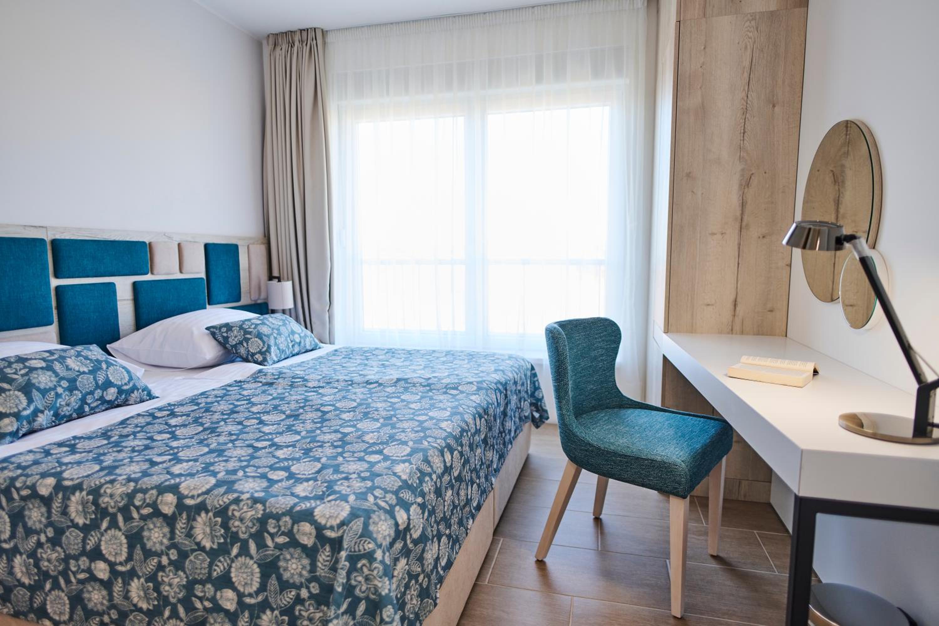 Two-Bedroom Apartment with Balcony - Photo 5