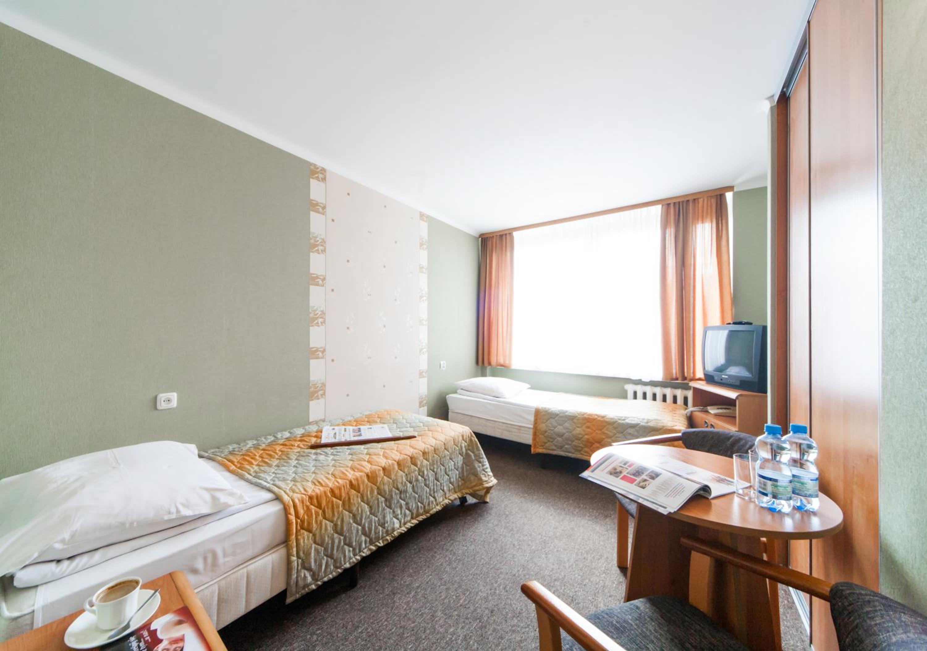 Economy Twin Room photo 1