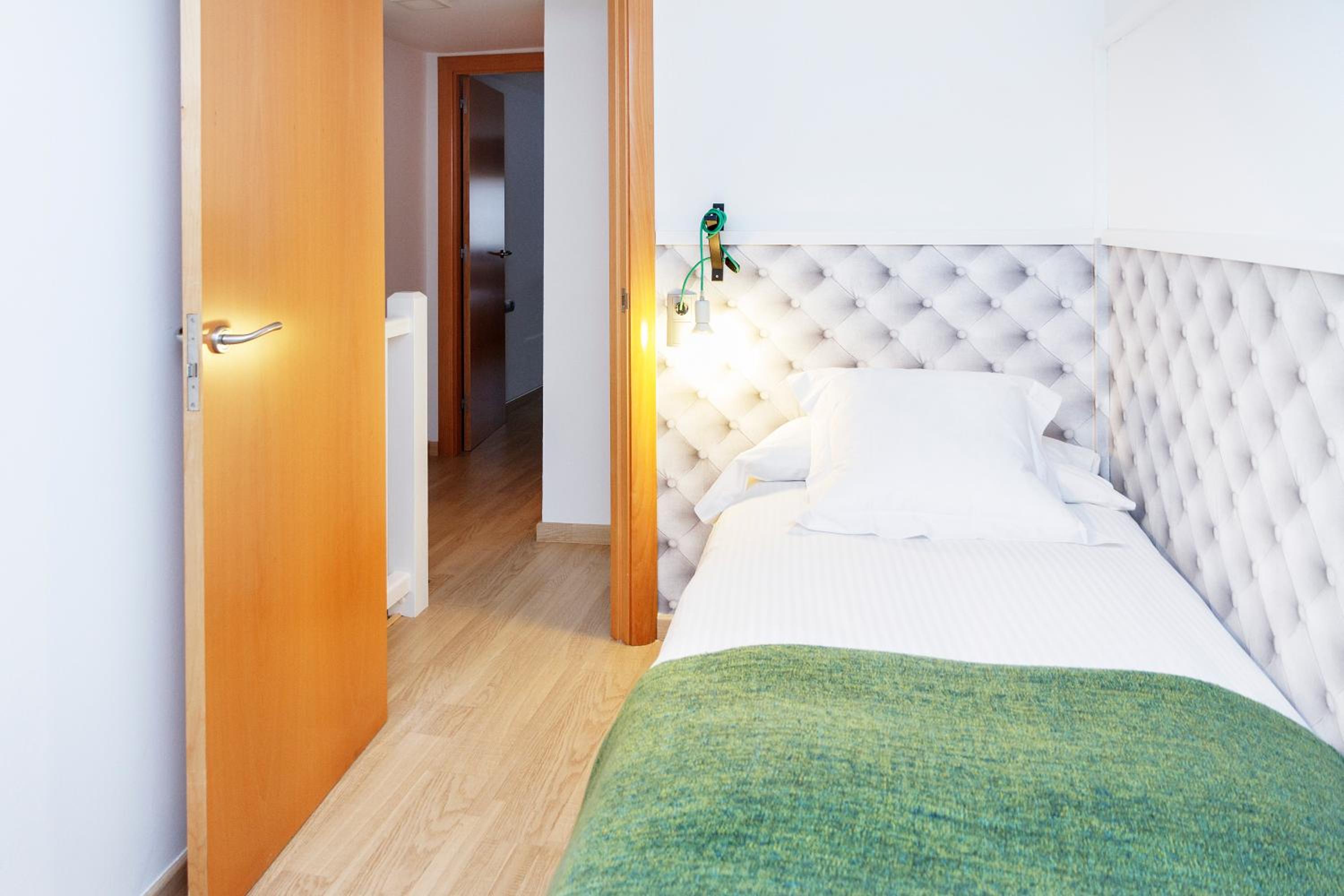 Two-Bedroom Apartment - Galceran Marquet 8 photo 2
