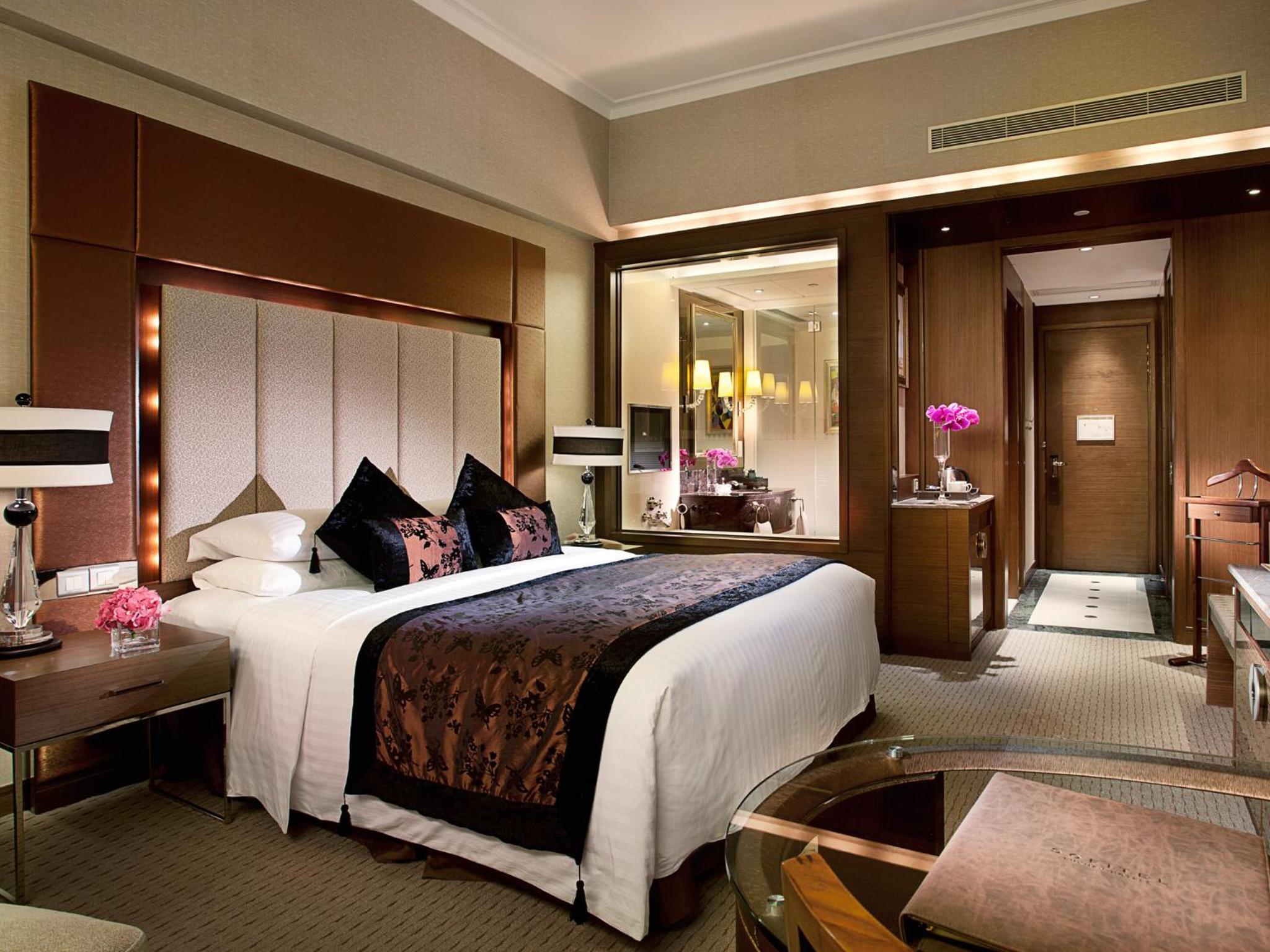 Luxury King Room with River View - Photo 3