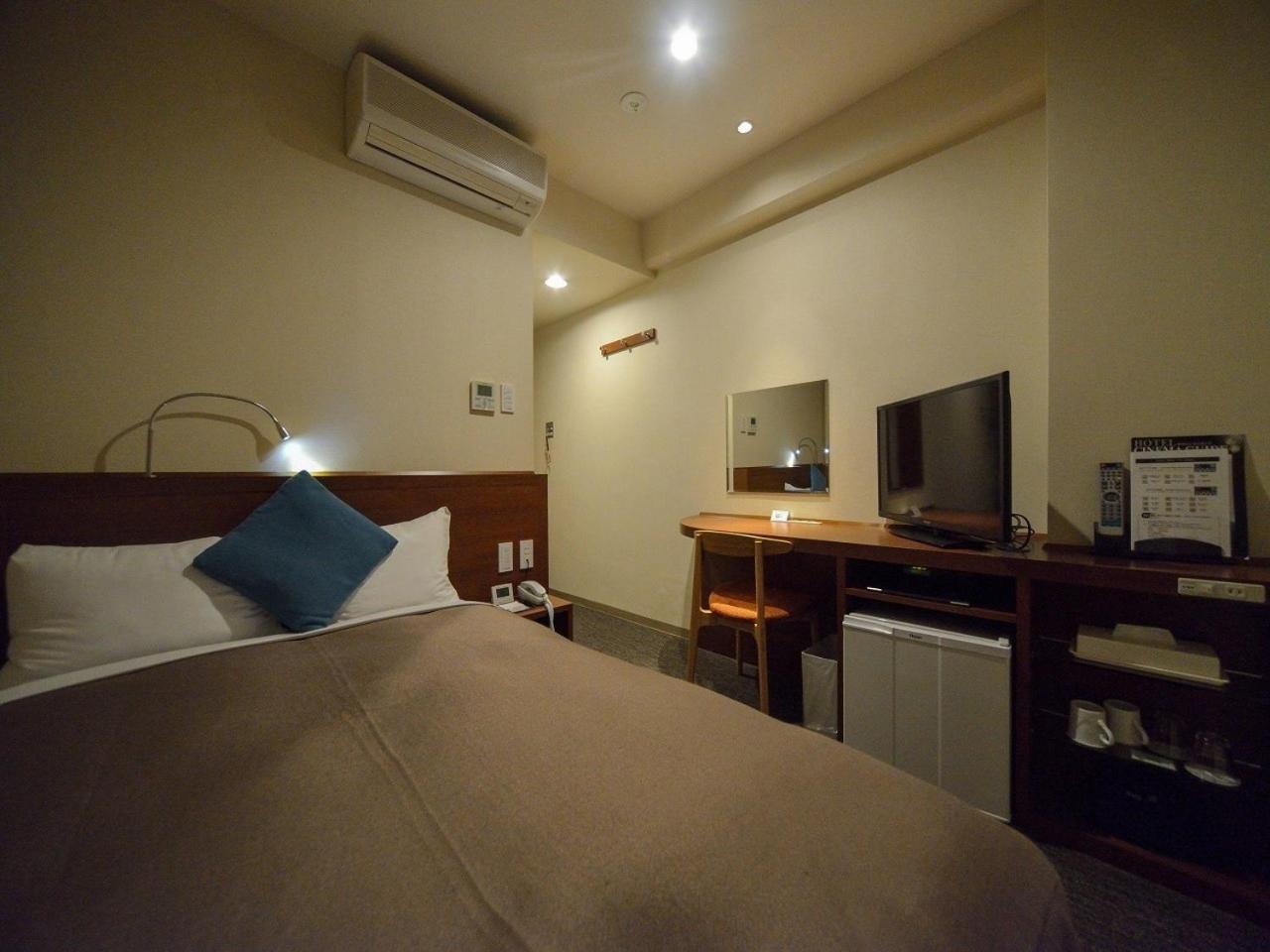 Single Room - Smoking photo 2